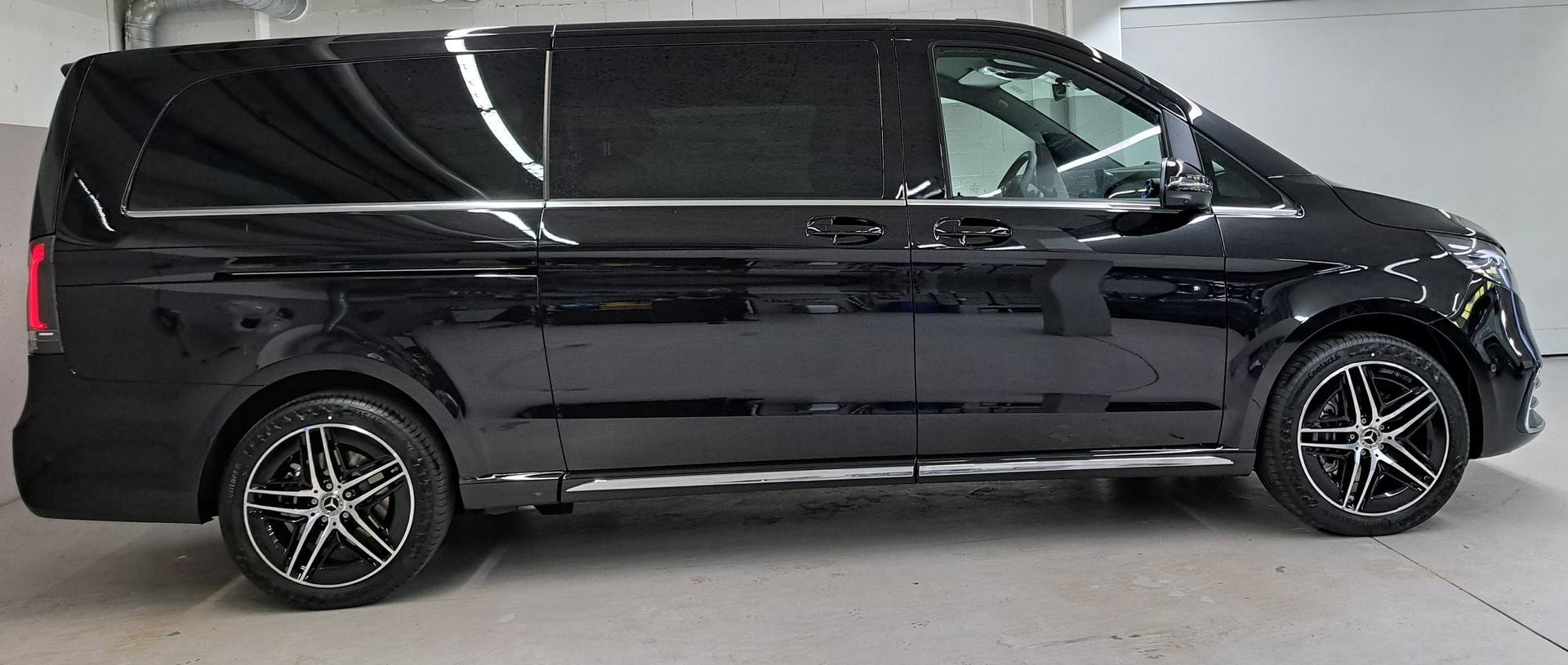 MERCEDES-BENZ V 300 d 4MATIC AVANTGARDE 3430mm E-showroom-element-1