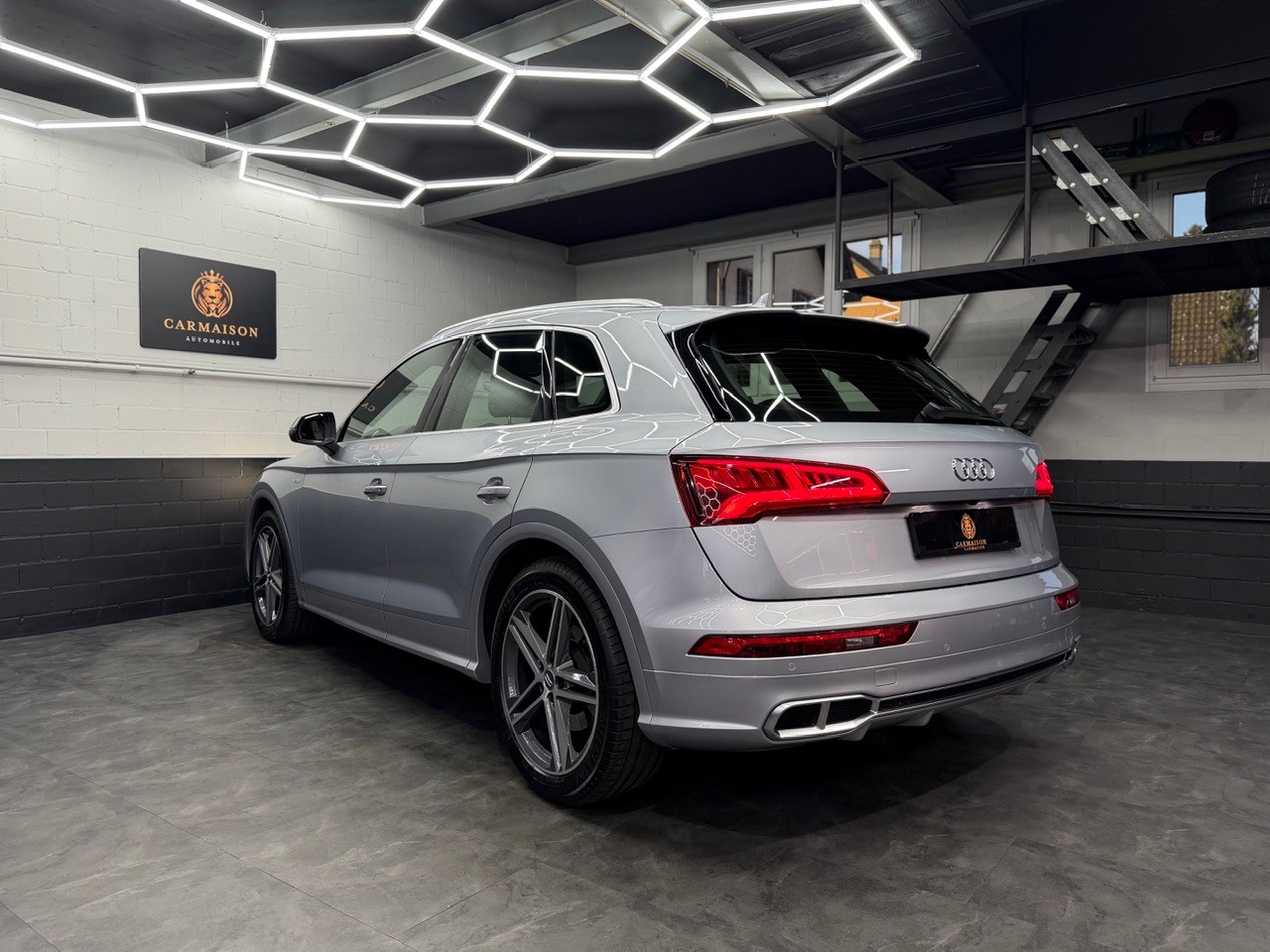AUDI SQ5 3.0 TFSI quattro | CH-FZ | Anhängerkupplung | Dachträger | Luftfahrwerk-image-5