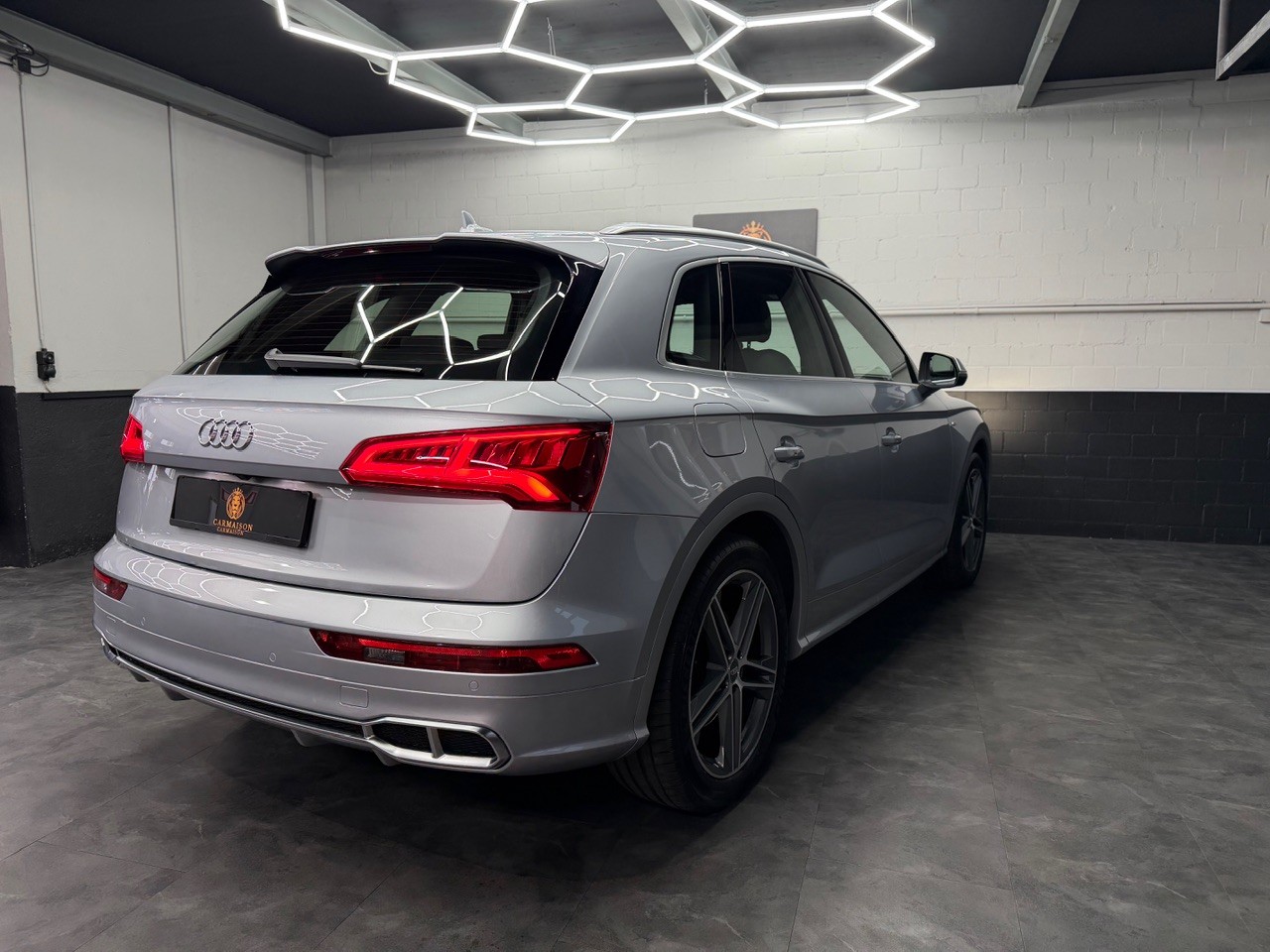 AUDI SQ5 3.0 TFSI quattro | CH-FZ | Anhängerkupplung | Dachträger | Luftfahrwerk-image-7