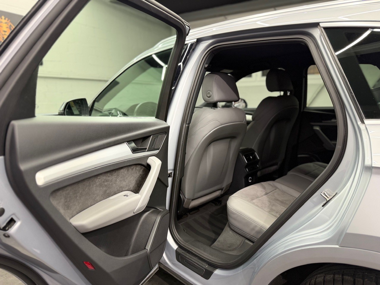AUDI SQ5 3.0 TFSI quattro | CH-FZ | Anhängerkupplung | Dachträger | Luftfahrwerk-image-13