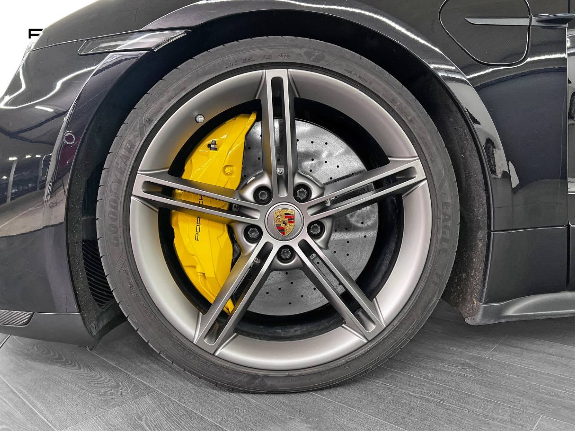 PORSCHE Taycan Turbo S-image-10