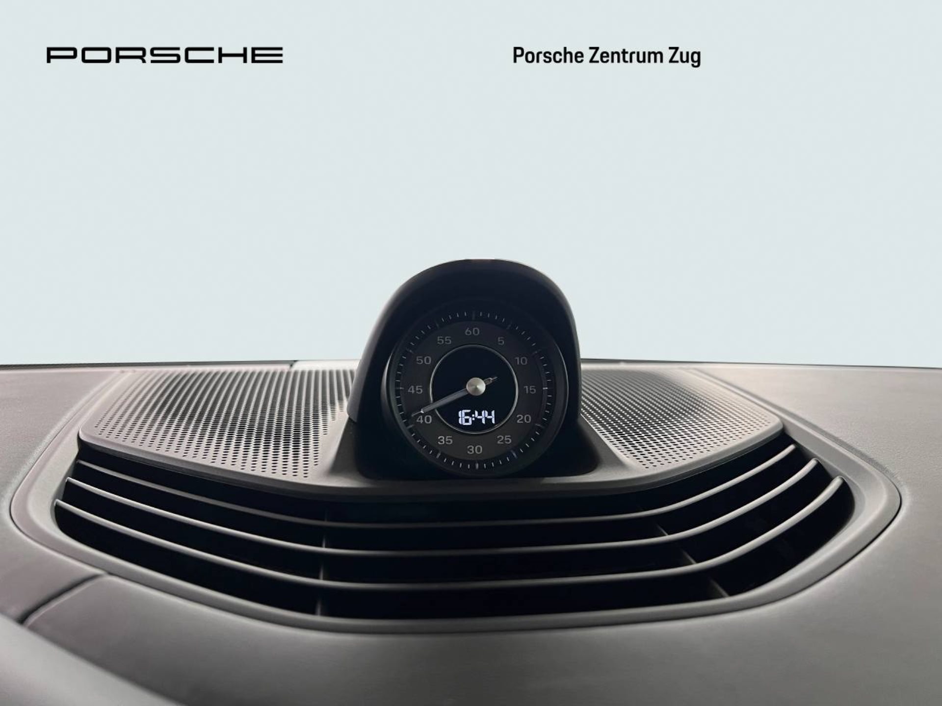 PORSCHE Taycan Turbo S-image-27