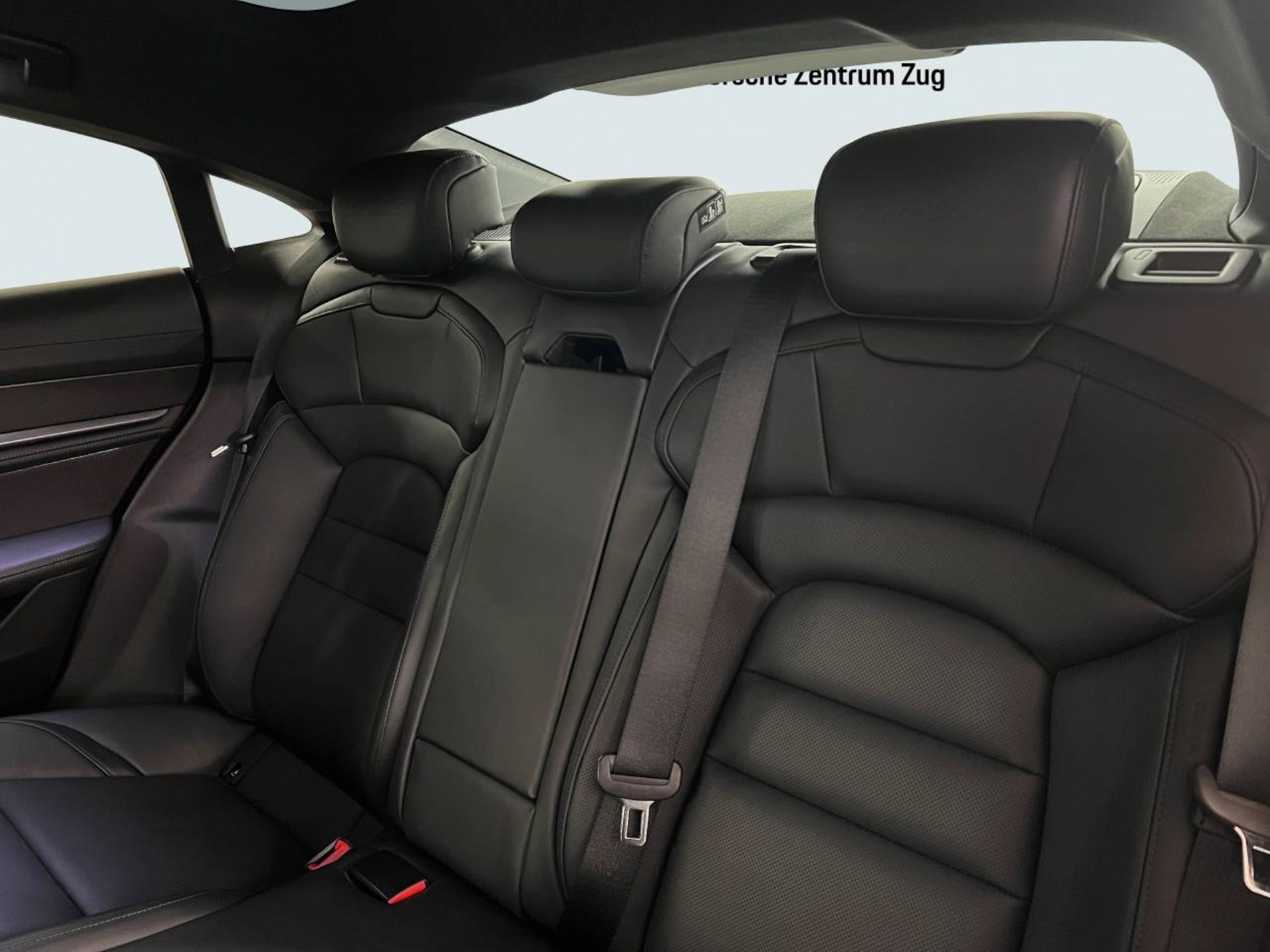 PORSCHE Taycan Turbo S-image-23
