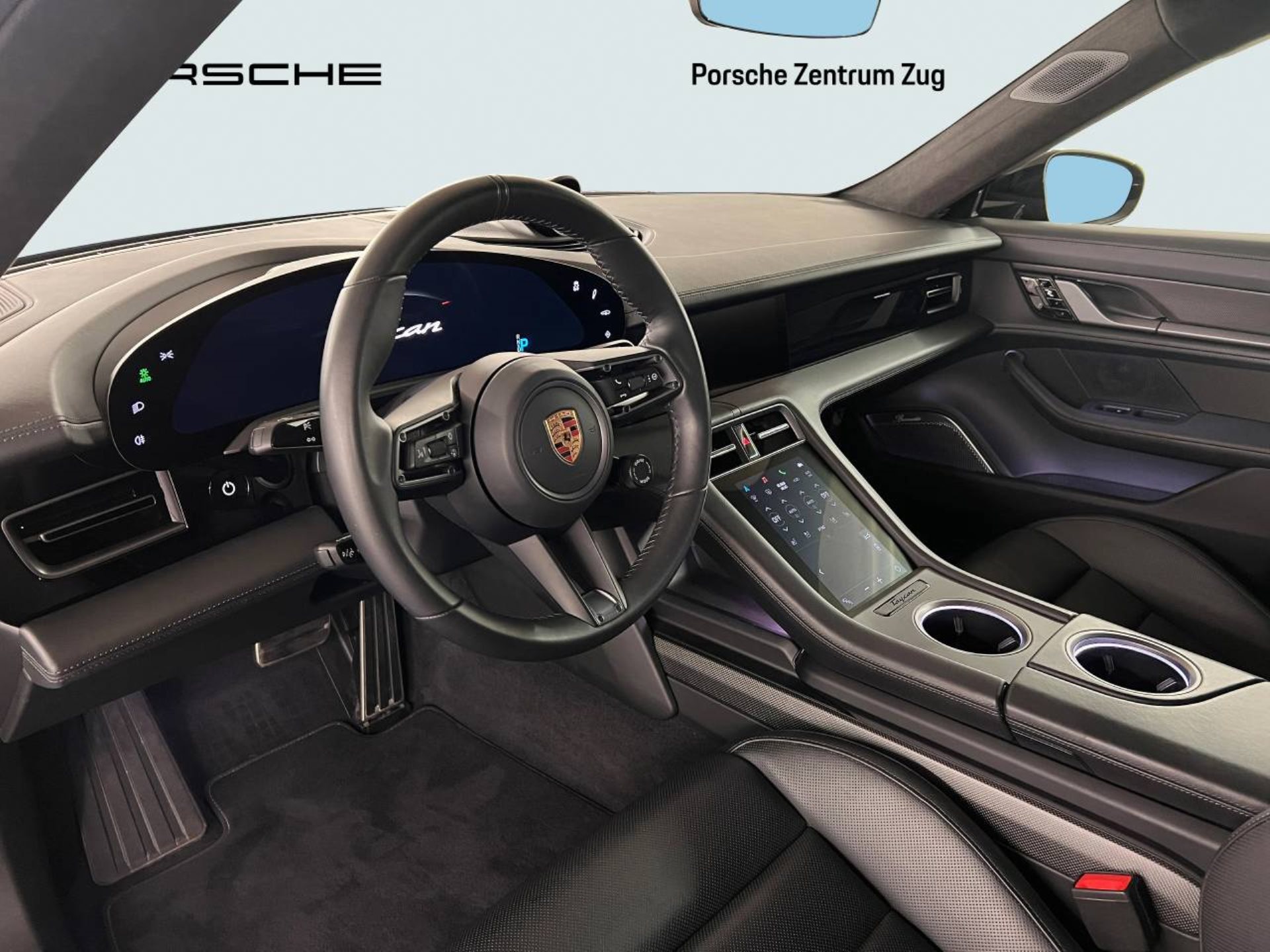 PORSCHE Taycan Turbo S-showroom-element-3