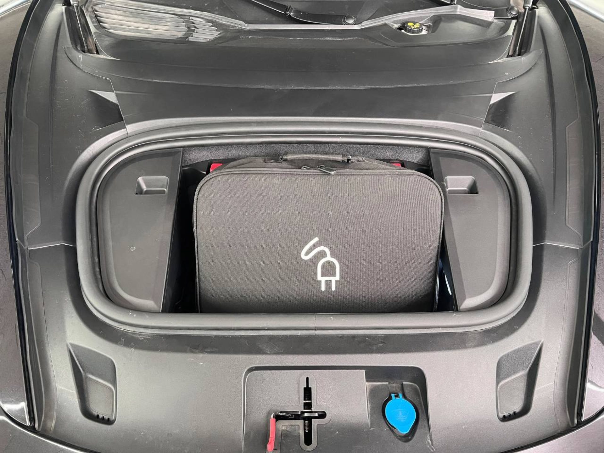 PORSCHE Taycan Turbo S-image-13