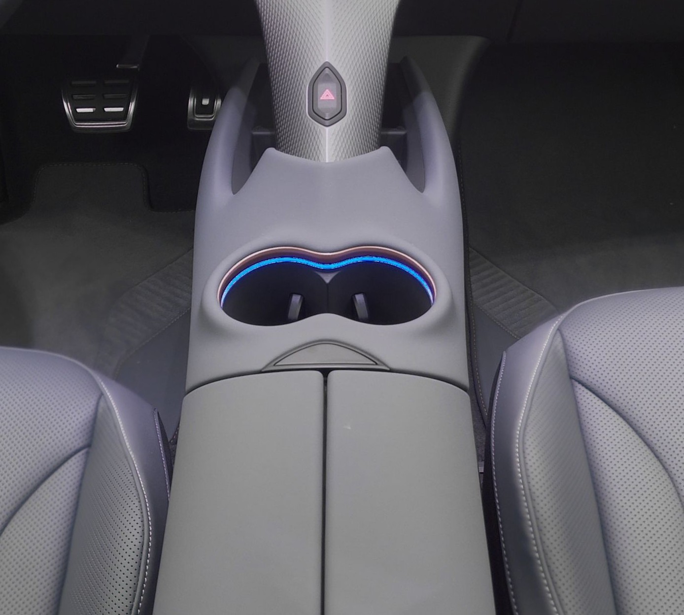 CUPRA Tavascan Type 10 77 kWh Extreme mit Ledersitzen und Anhängerkupplung-image-10