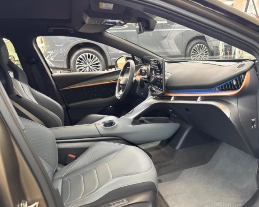 CUPRA Tavascan Type 10 77 kWh Extreme mit Ledersitzen und Anhängerkupplung-image-7