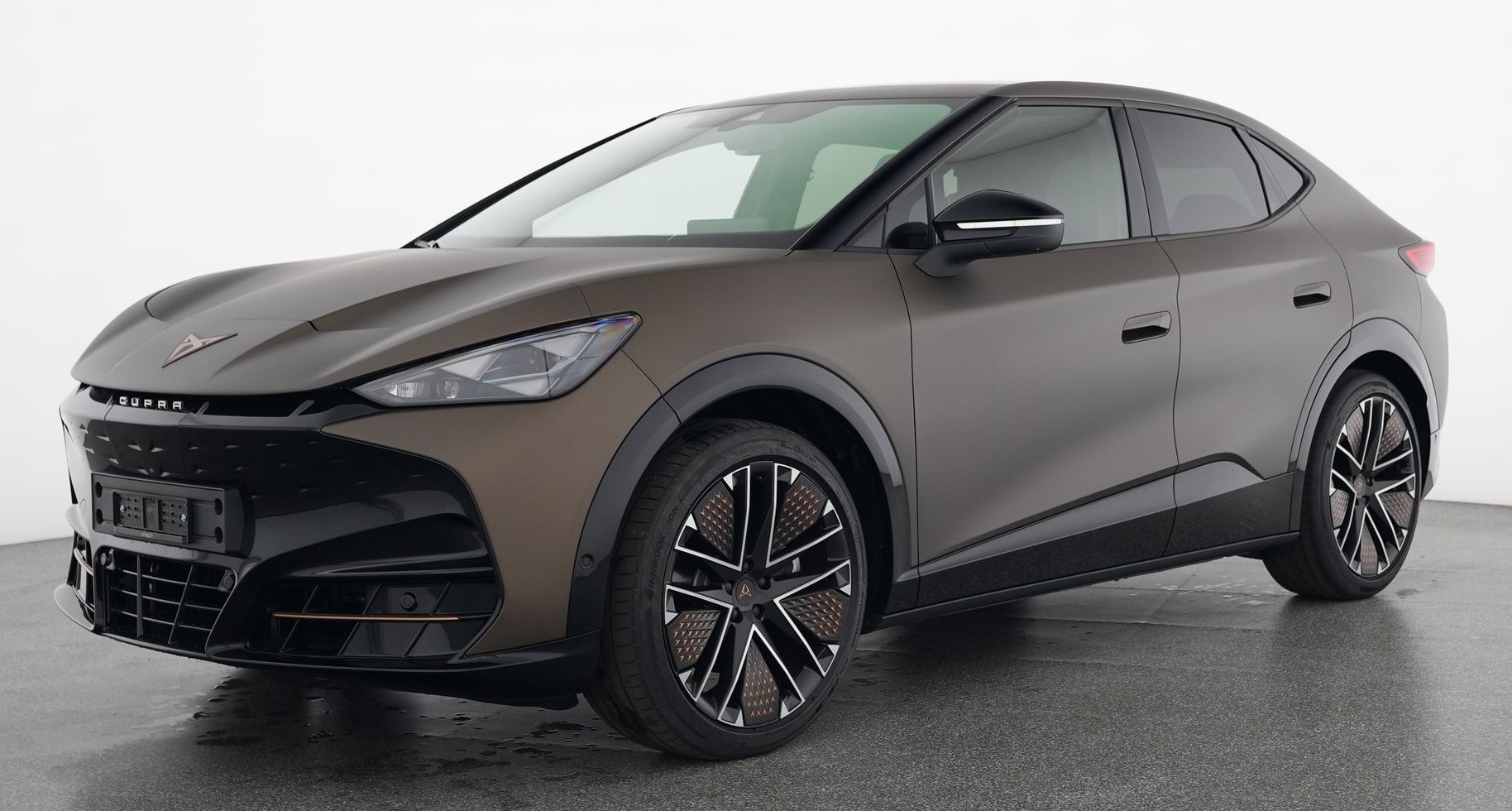 CUPRA Tavascan Type 10 77 kWh Extreme mit Ledersitzen und Anhängerkupplung