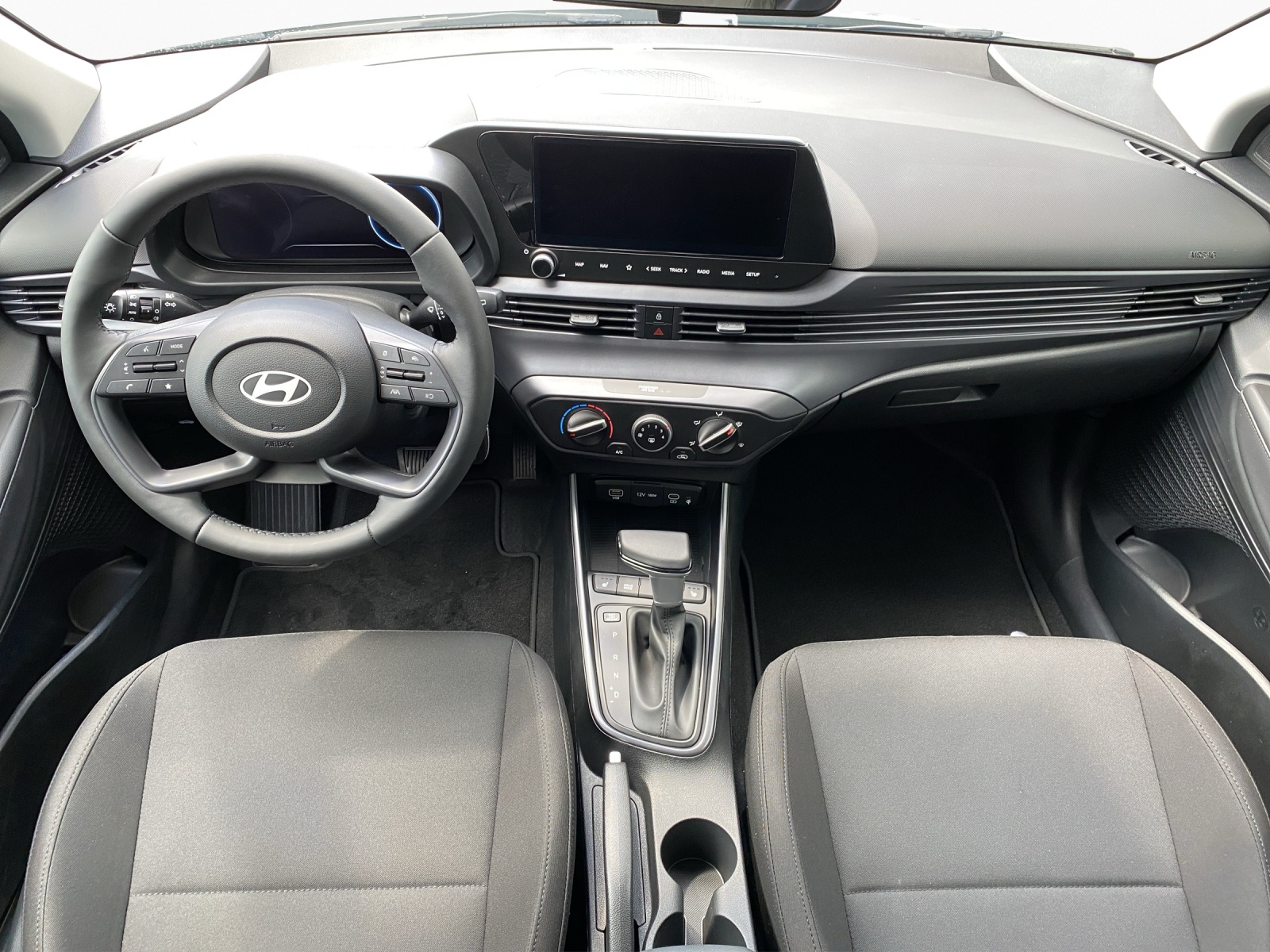 HYUNDAI i20 1.0 T-GDi Amplia-image-11