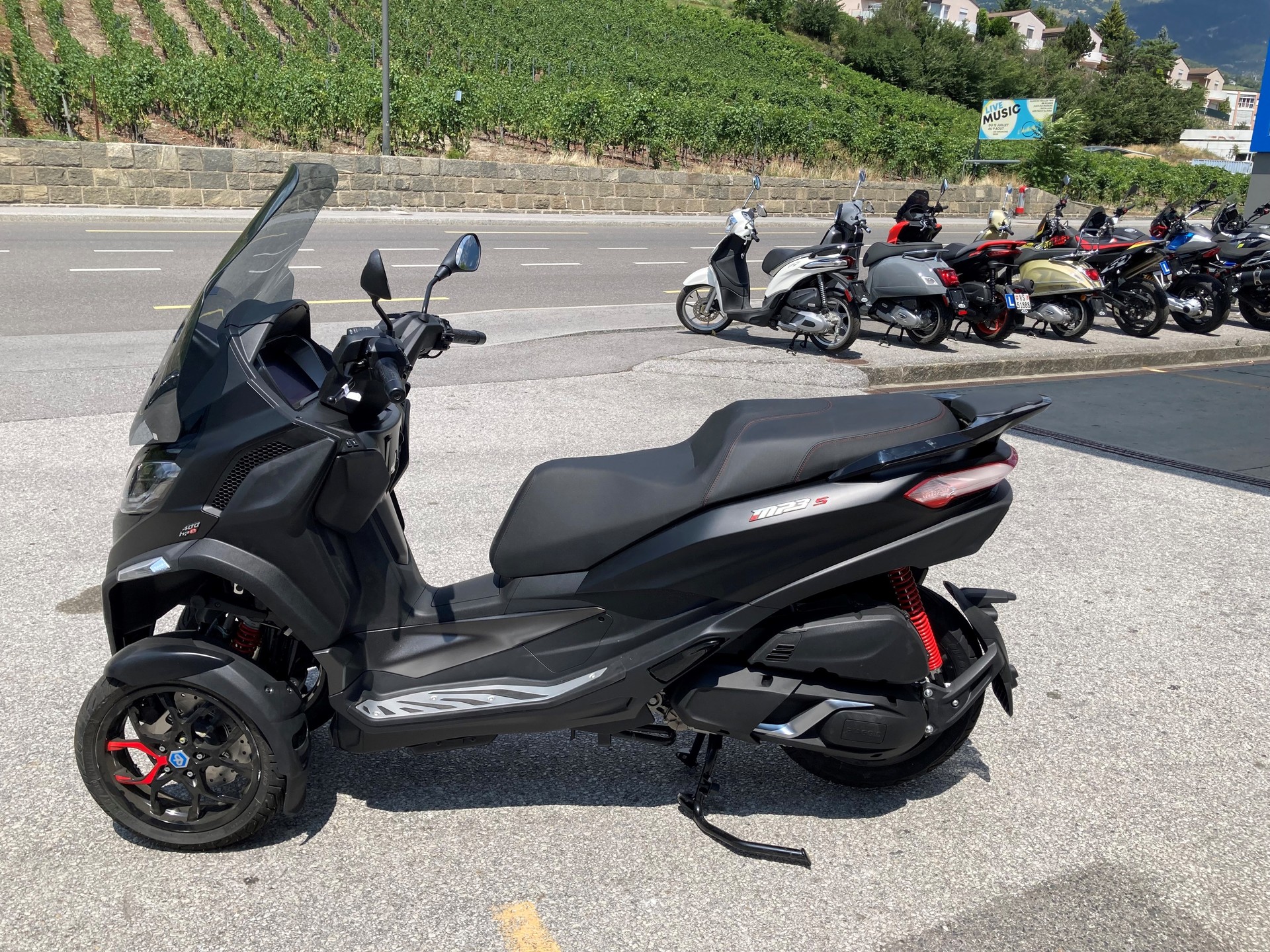 PIAGGIO MP3 400 Sport RST-showroom-element-1