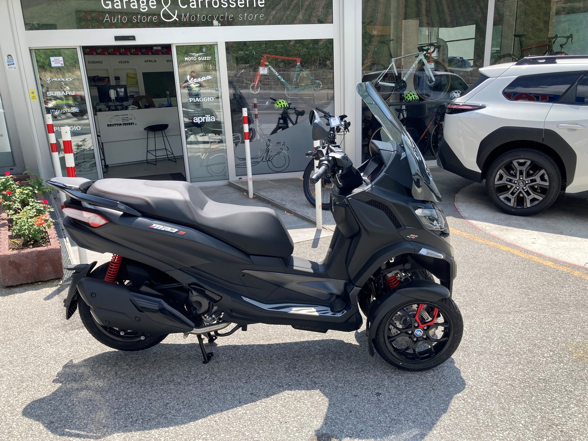 PIAGGIO MP3 400 Sport RST-showroom-element-3