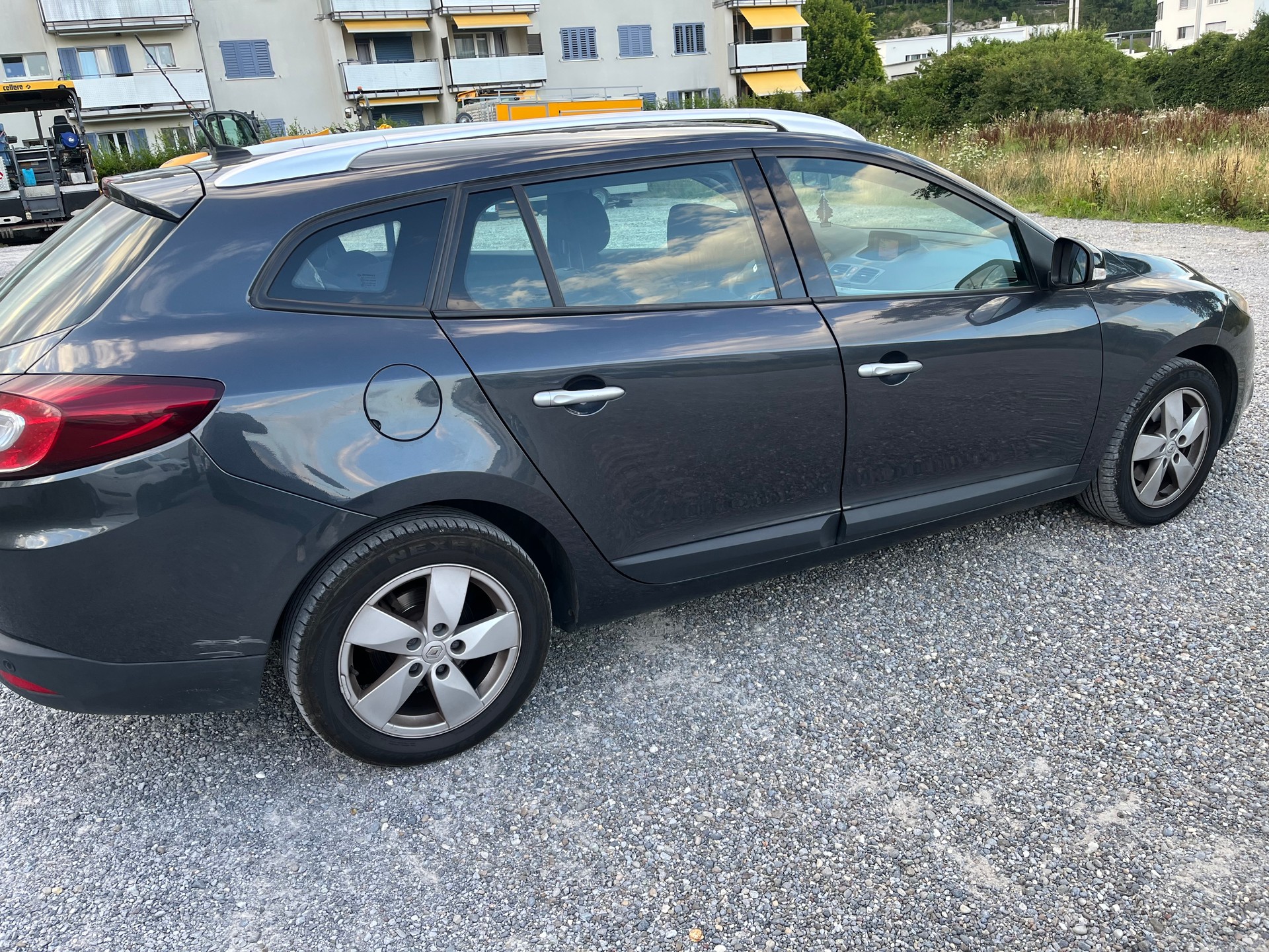 RENAULT Mégane Grandtour 2.0 16V Expression CVT-image-3