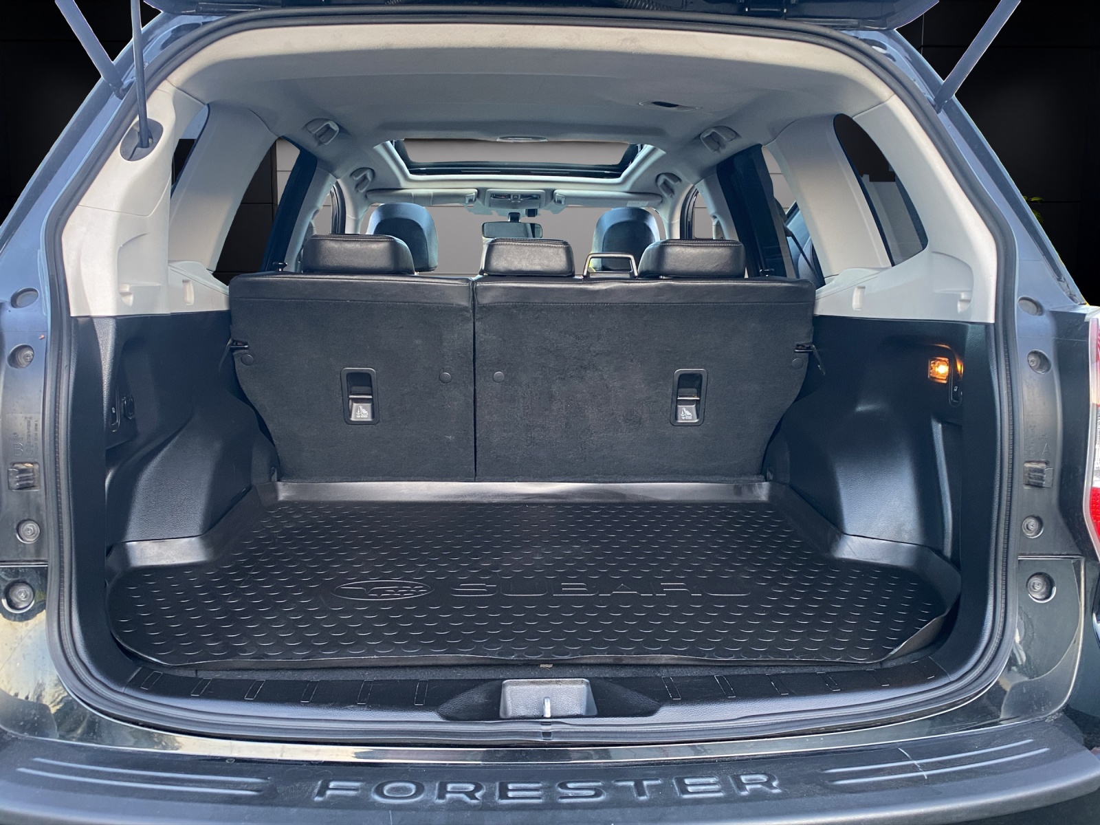 SUBARU Forester 2.0XT Luxury Lineartronic Vollausstattung – 241 PS sch ab 4x4 Allrad – FriMFK & Service –-image-22