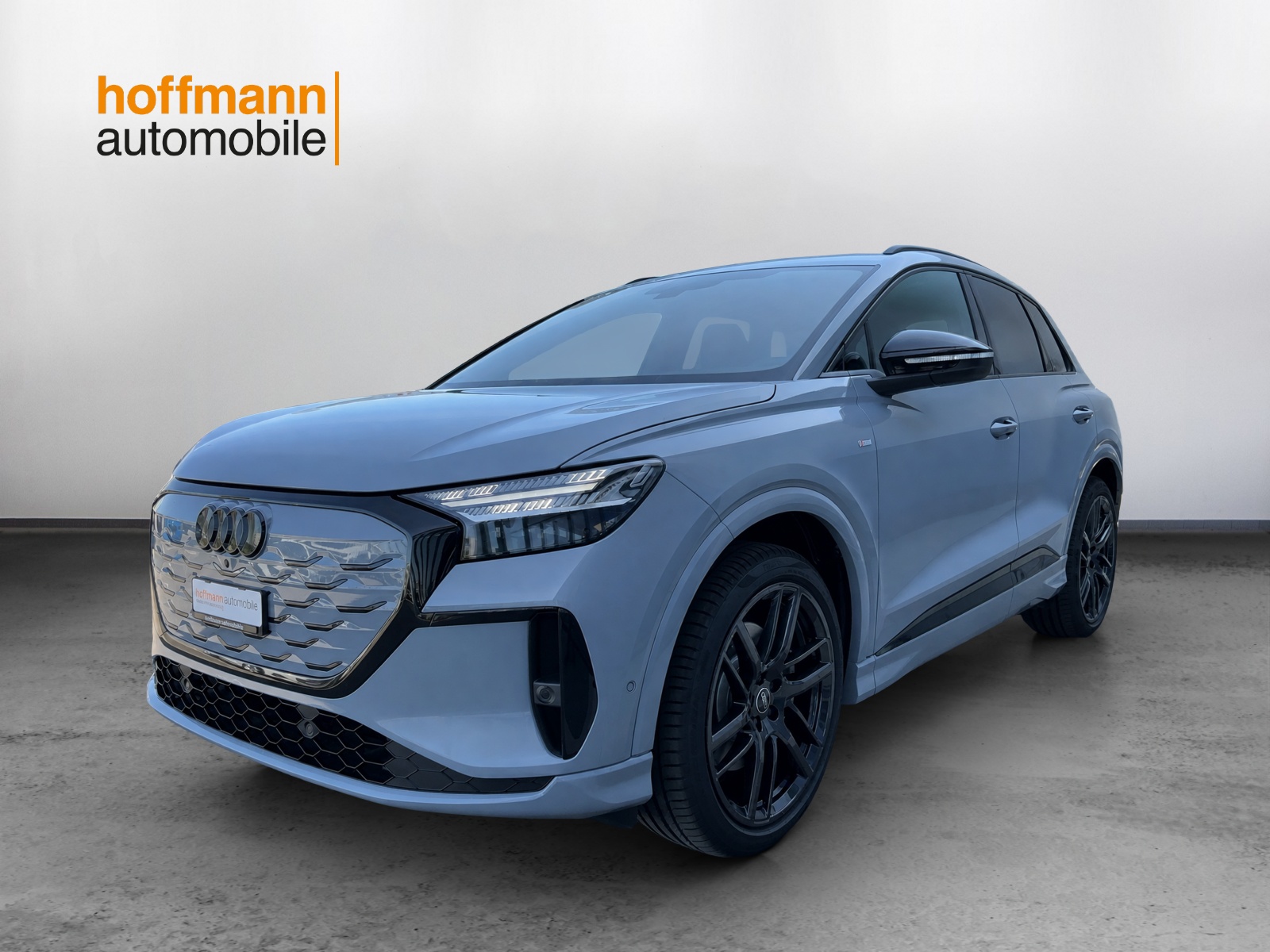 AUDI Q4 e-tron SUV quattro performance Swiss Ski-image-0