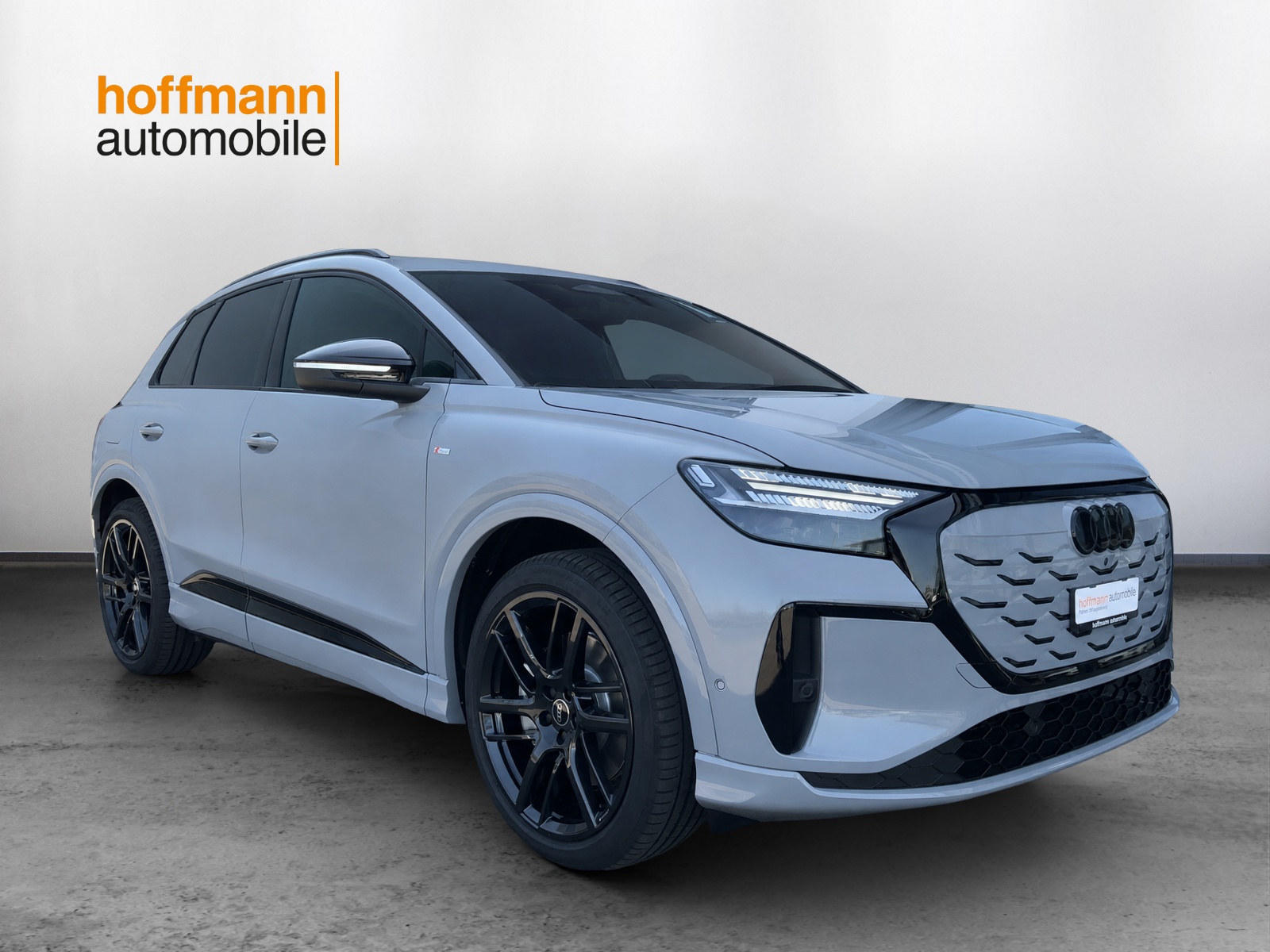 AUDI Q4 e-tron SUV quattro performance Swiss Ski-image-2