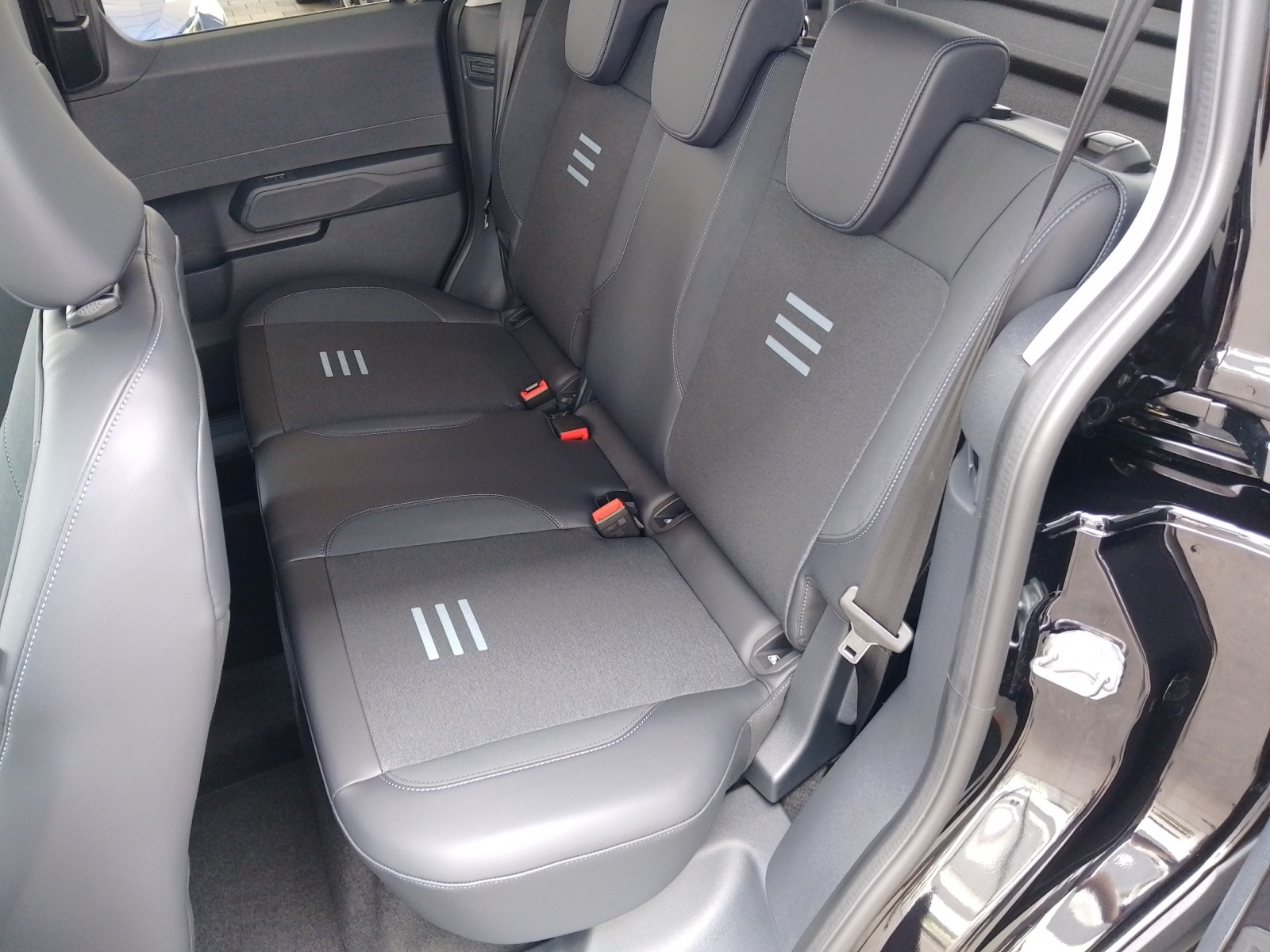 FORD Tourneo Courier 1.0 EcoBoost Active-image-12
