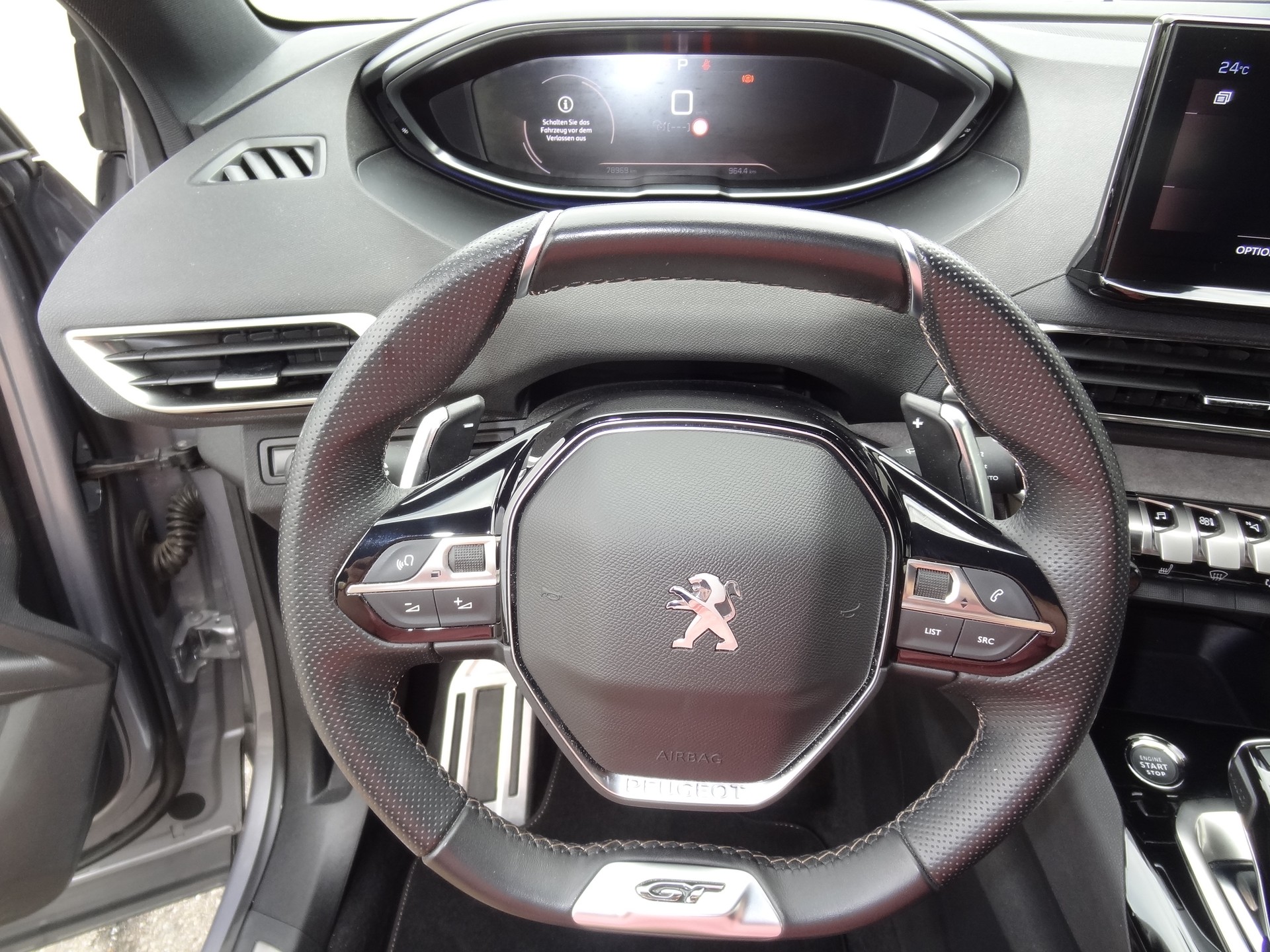 PEUGEOT 3008 1.5 BlueHDi GT EAT8-image-14