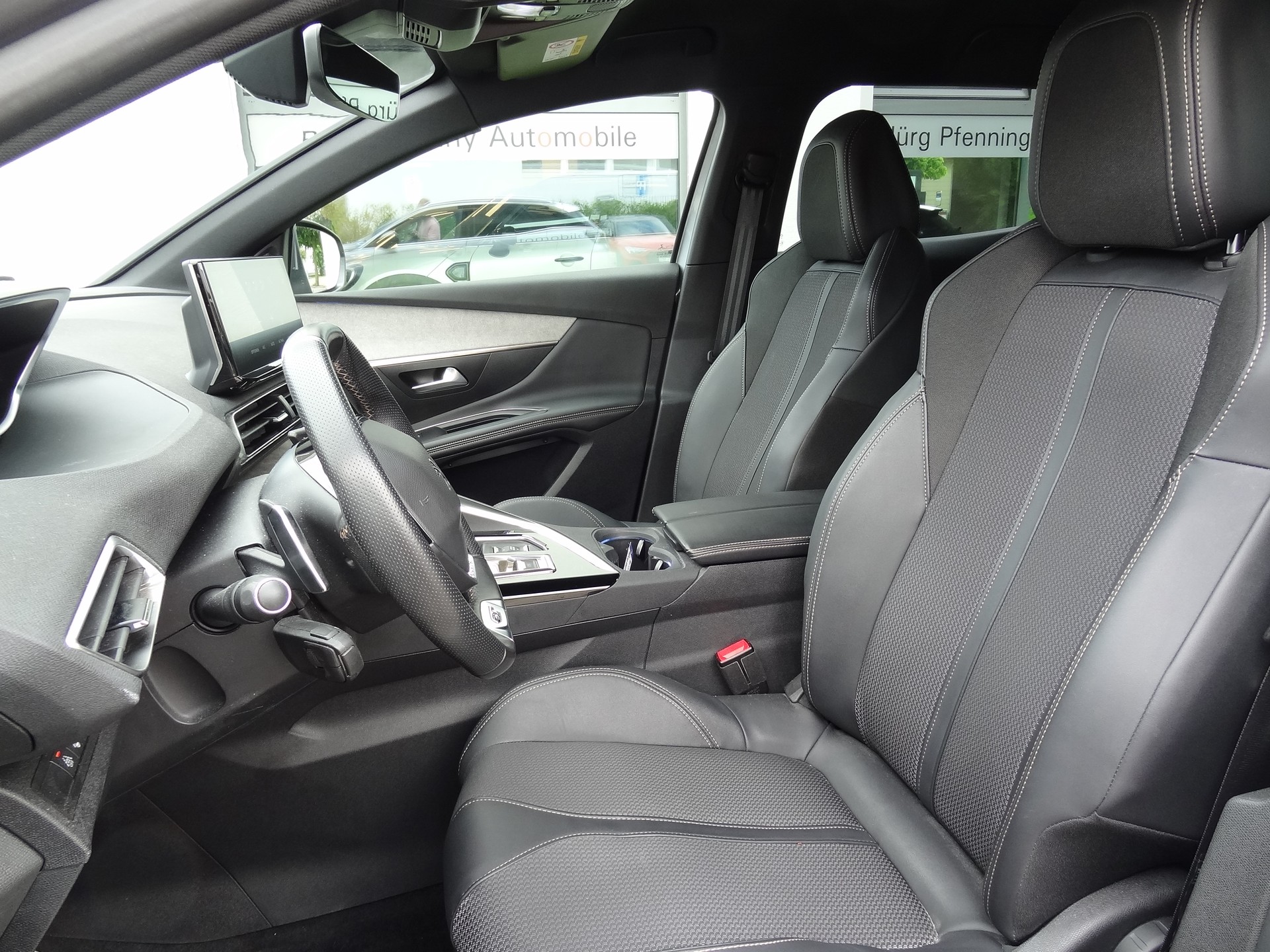 PEUGEOT 3008 1.5 BlueHDi GT EAT8-image-7