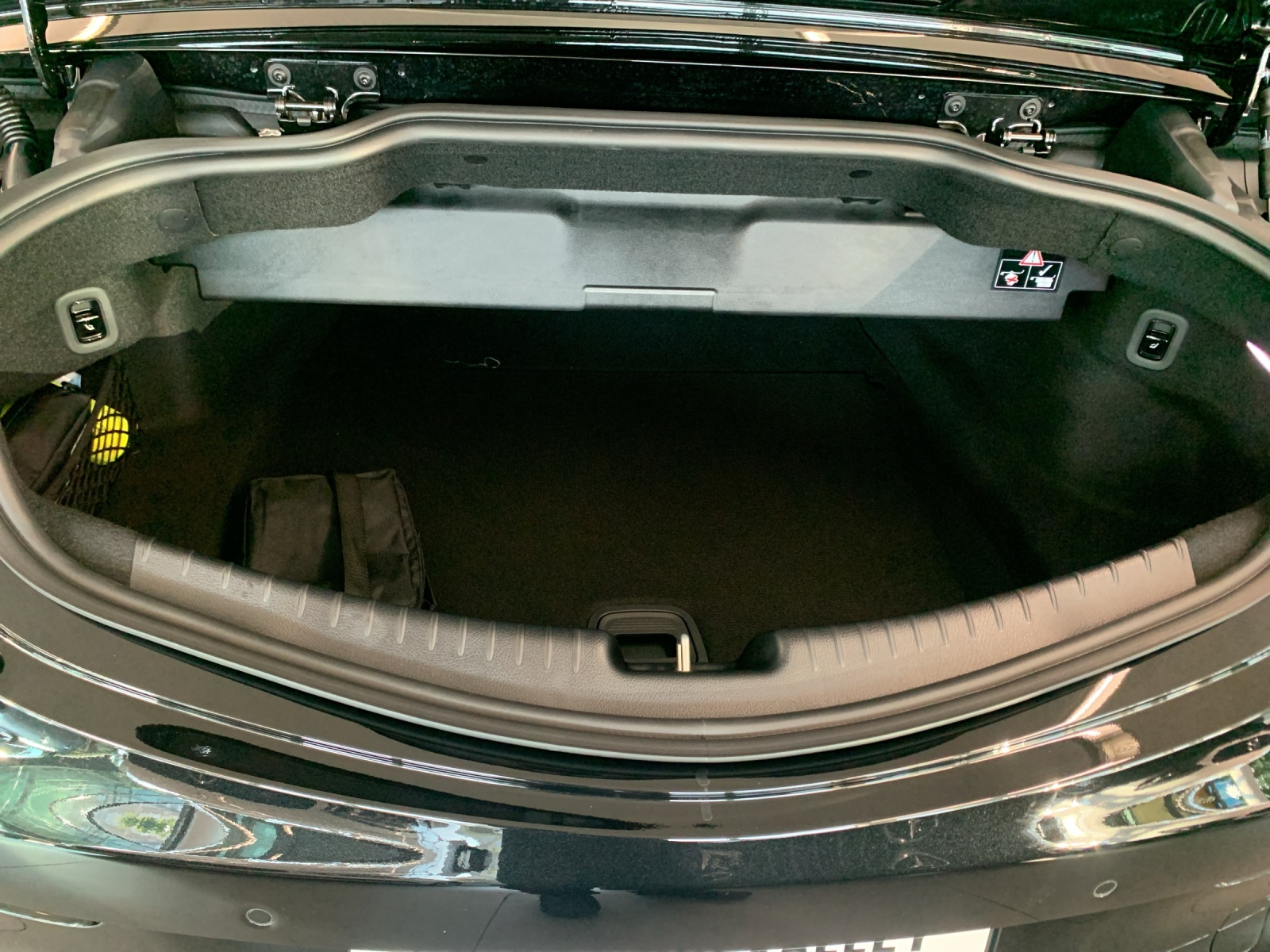 MERCEDES-BENZ CLE AMG 53 Cabriolet 4MATIC+-image-11