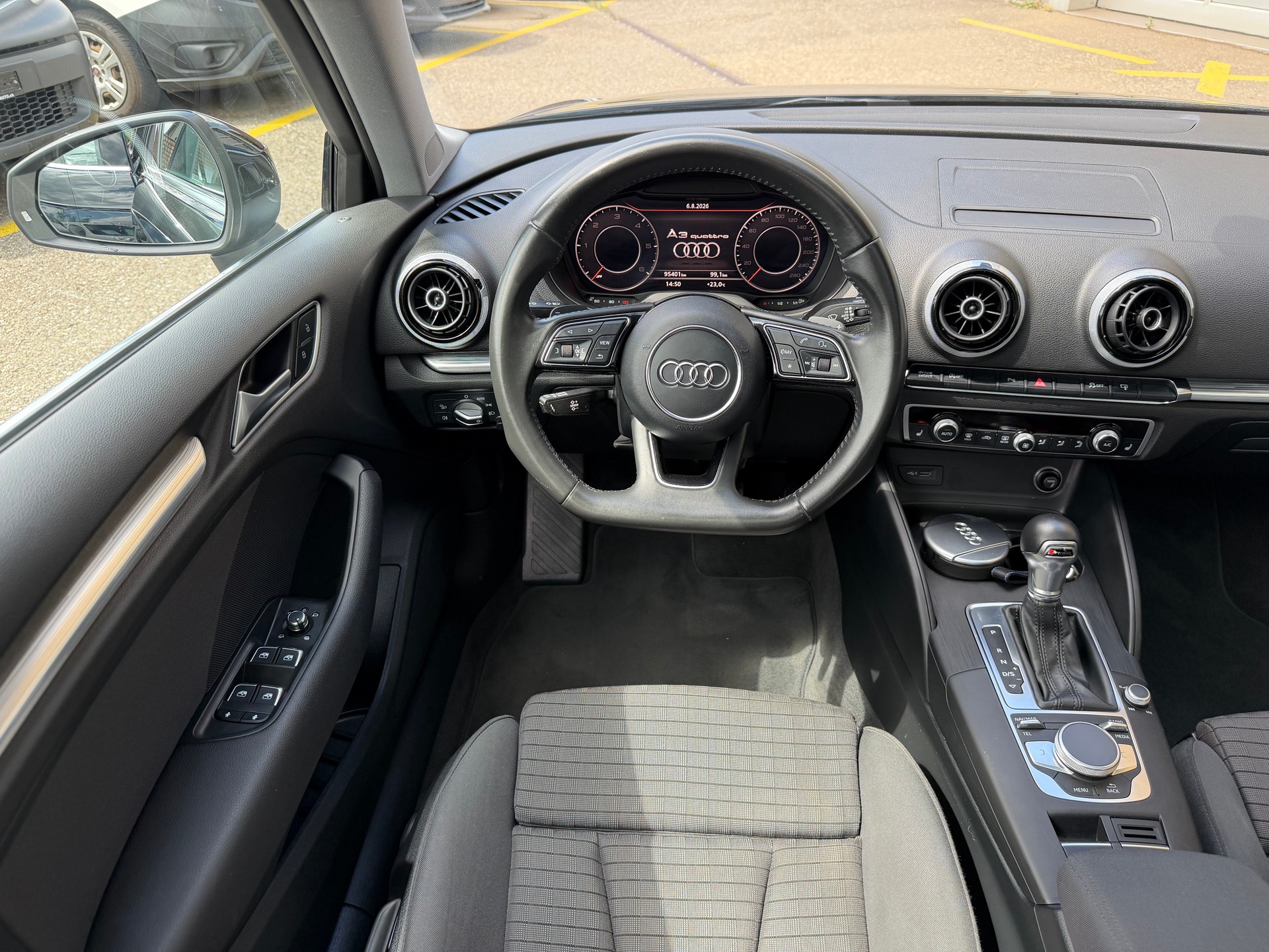 AUDI A3 Sportback 2.0 TDI Sport S-tronic quattro-image-9