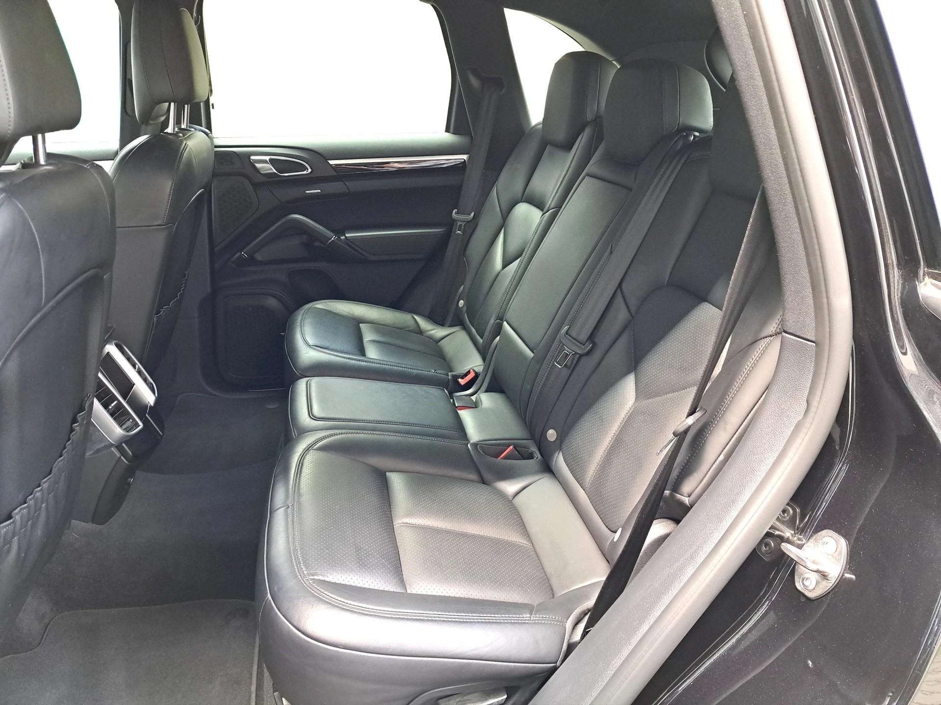 PORSCHE Cayenne S-image-8