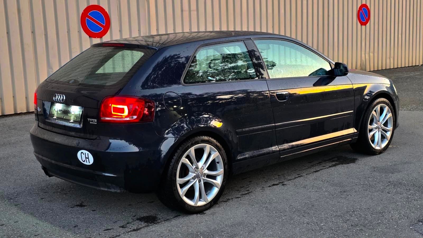 AUDI A3 1.8 TFSI Ambiente quattro-image-5