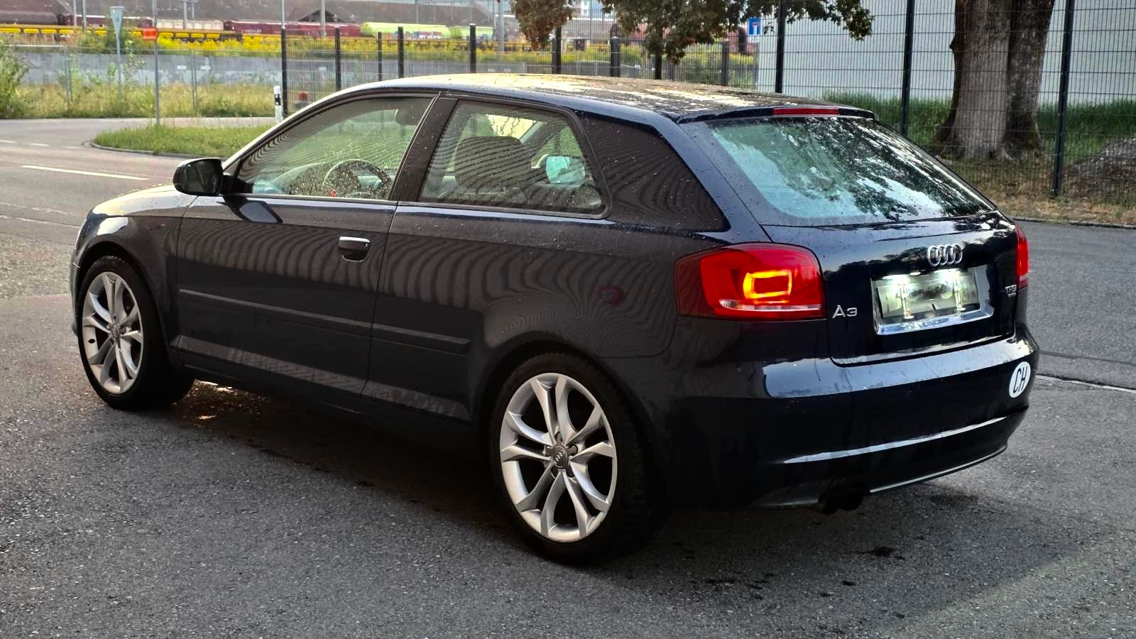 AUDI A3 1.8 TFSI Ambiente quattro-image-3