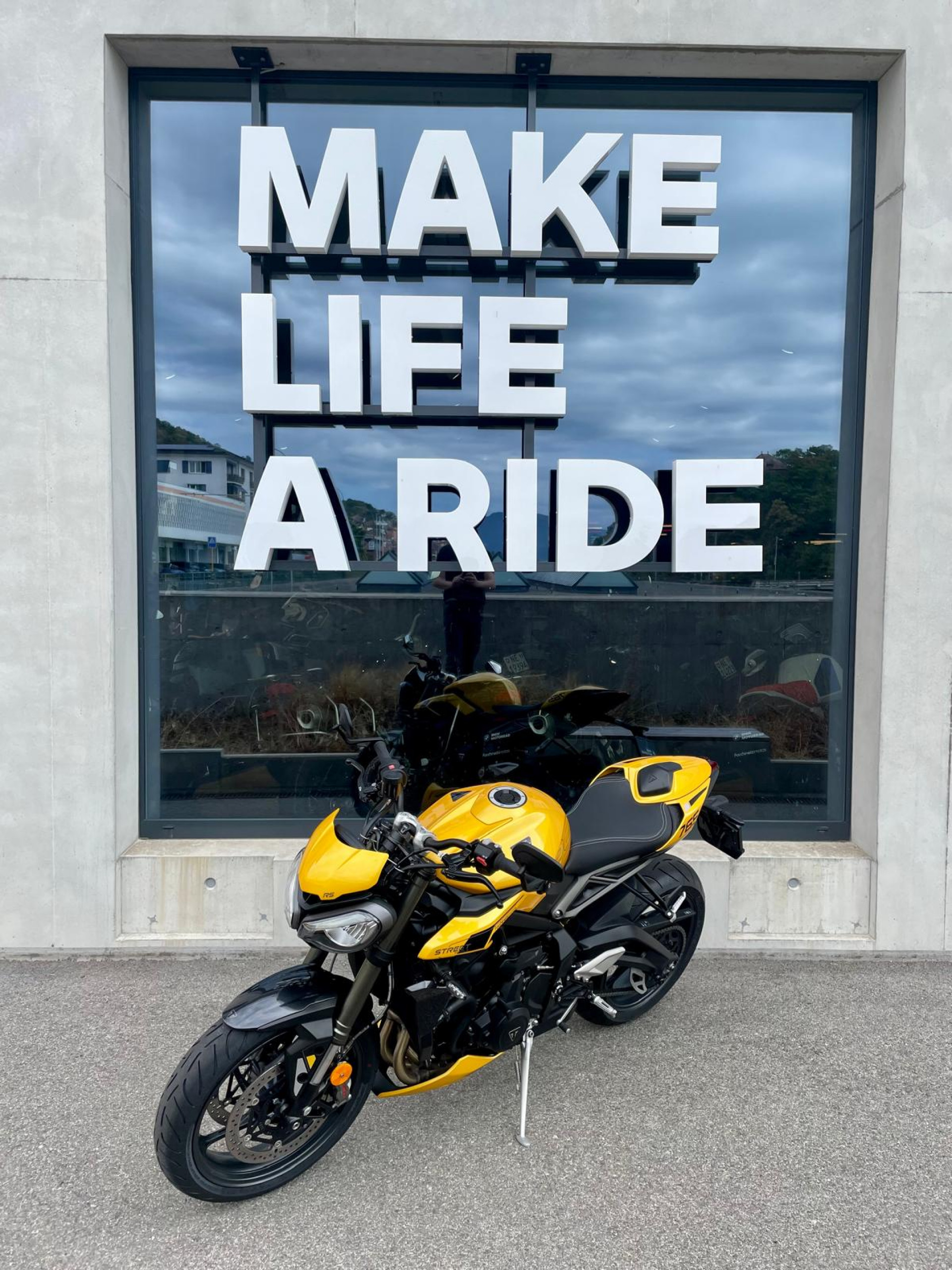 TRIUMPH Street Triple 765 RS-showroom-element-3