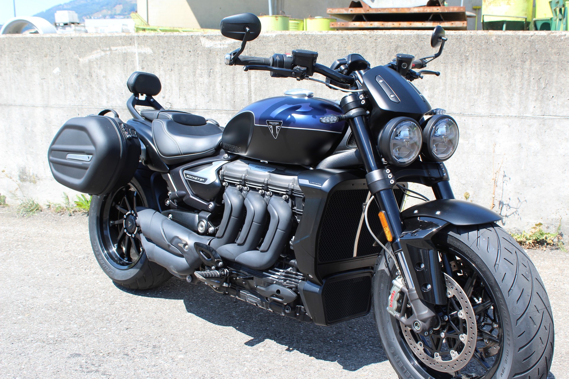 TRIUMPH Rocket 3 R Storm-showroom-element-1