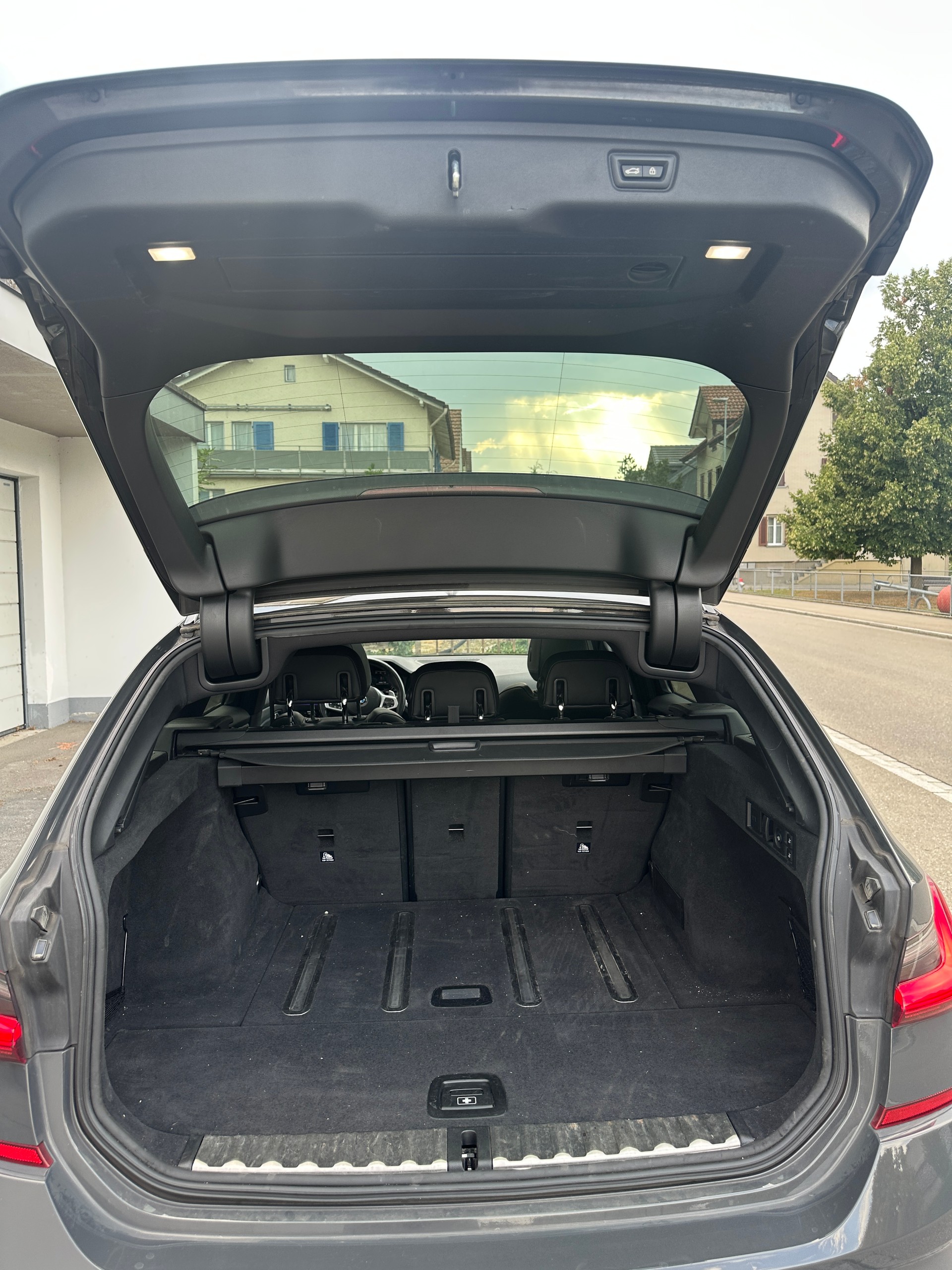 BMW 330i Touring xDrive Steptronic M Sport-image-6