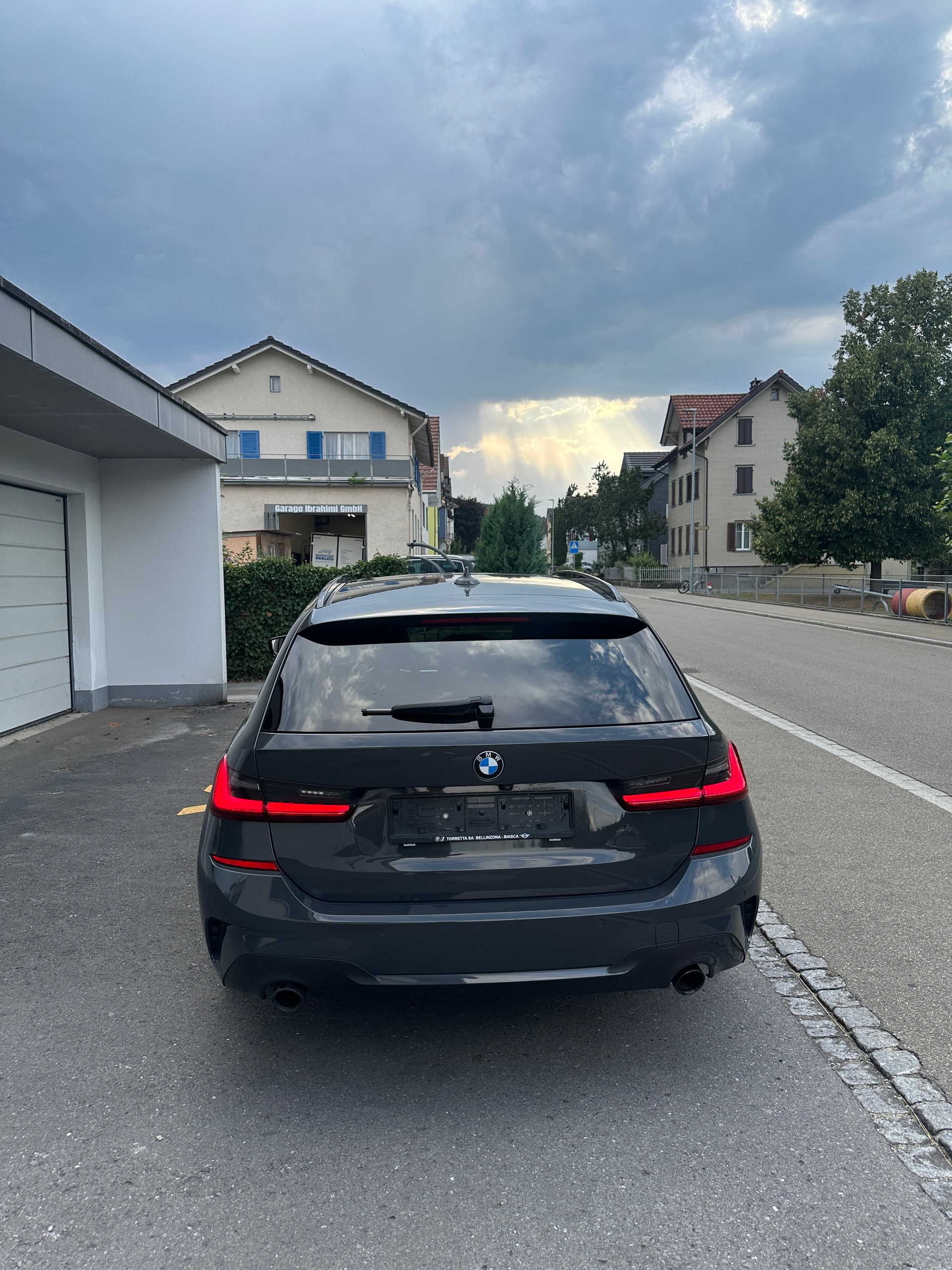 BMW 330i Touring xDrive Steptronic M Sport-image-2
