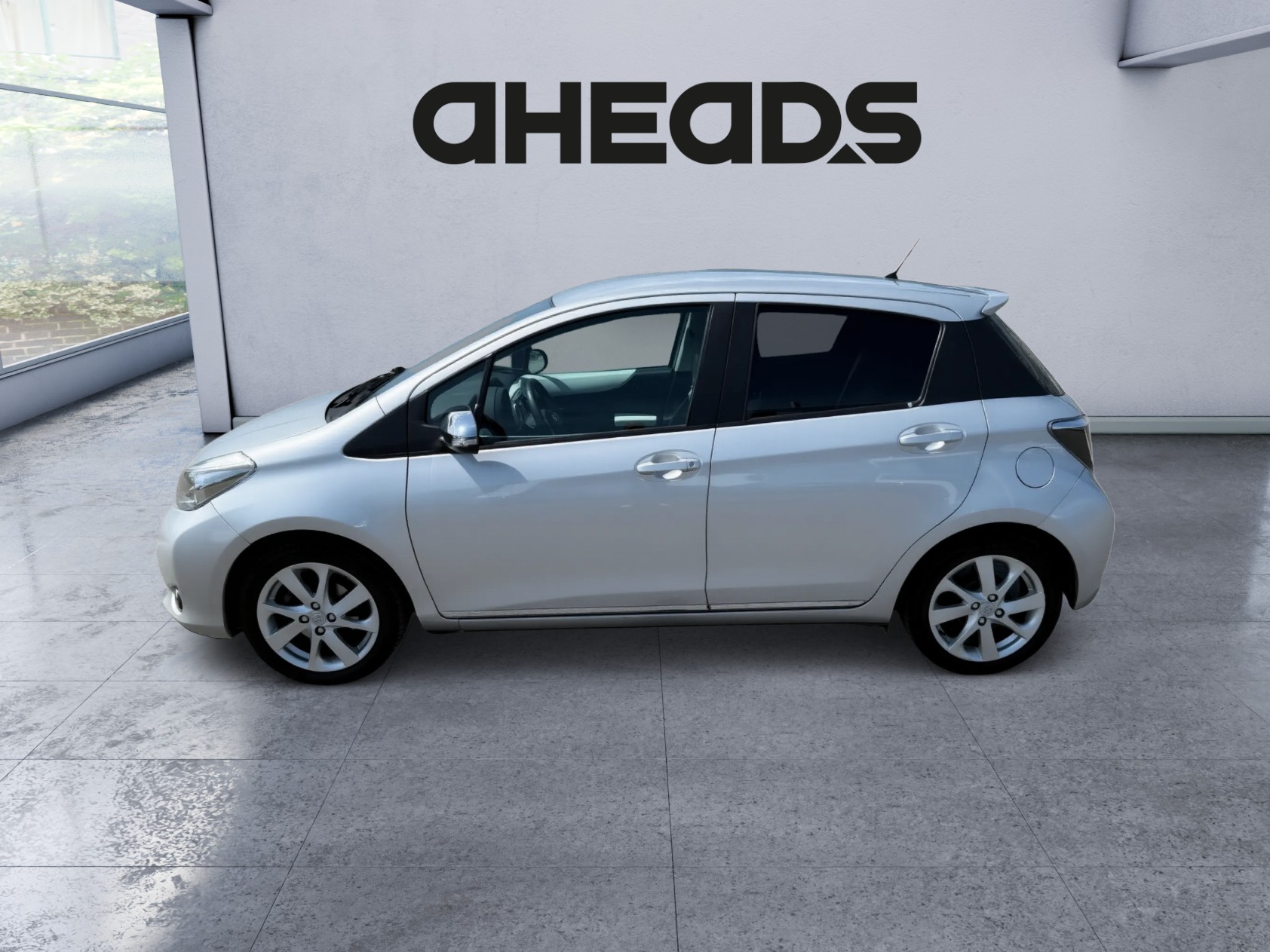 TOYOTA Yaris 1.33 Style Multidrive-image-1
