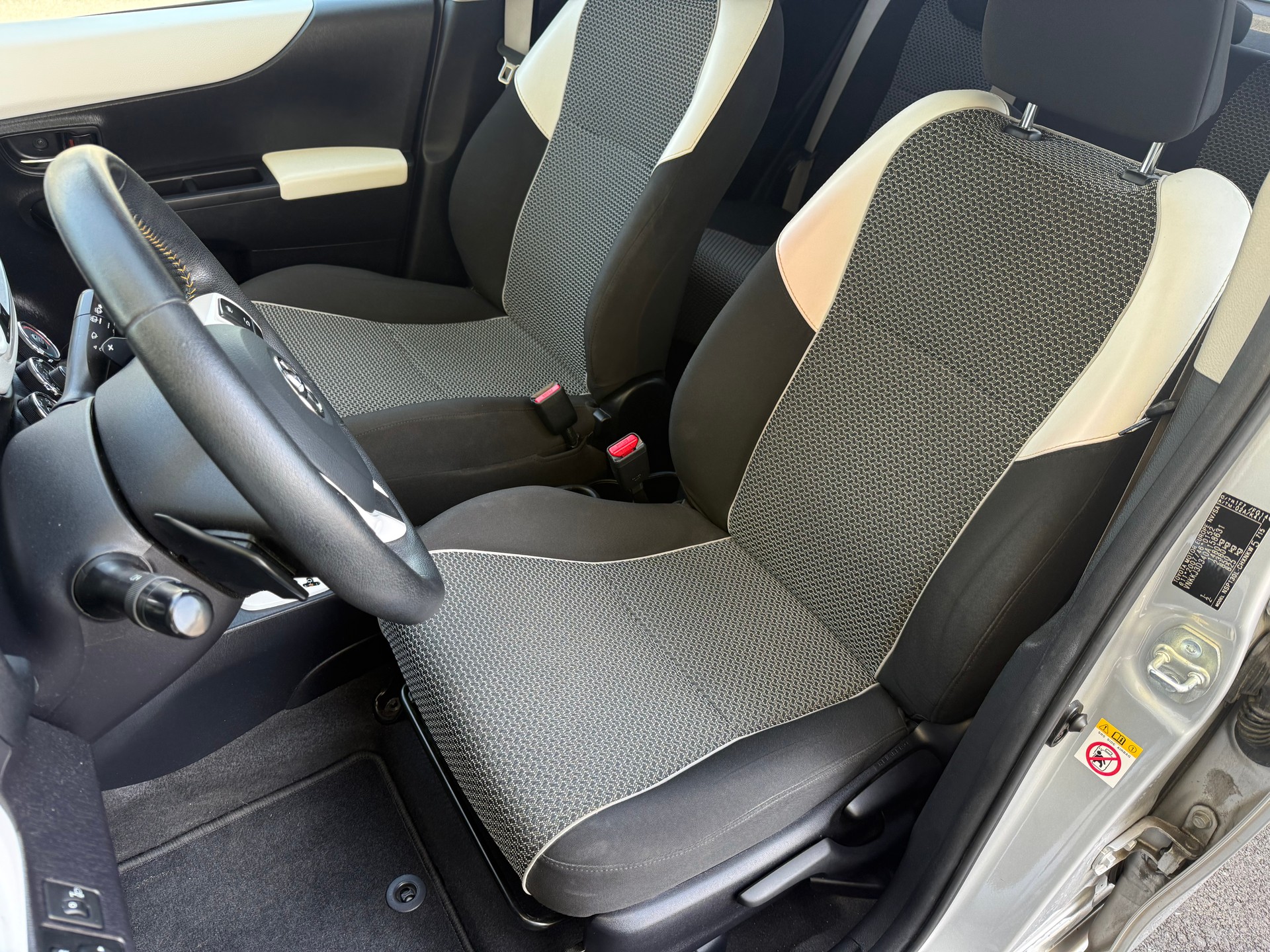 TOYOTA Yaris 1.33 Style Multidrive-image-9