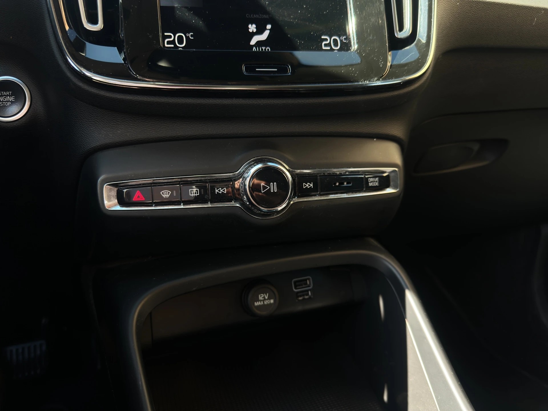 VOLVO XC40 T5 TwE Inscription Expression DCT-image-14