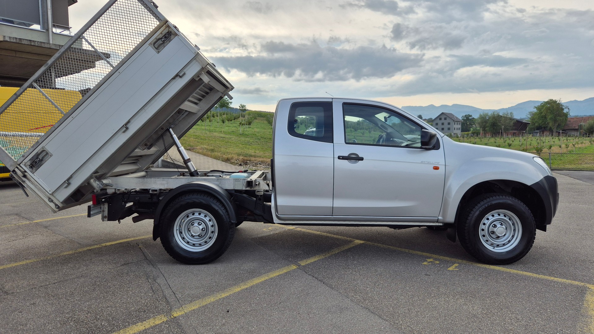 ISUZU D-MAX 2.5 SpaceCab Solar 4x4-image-4