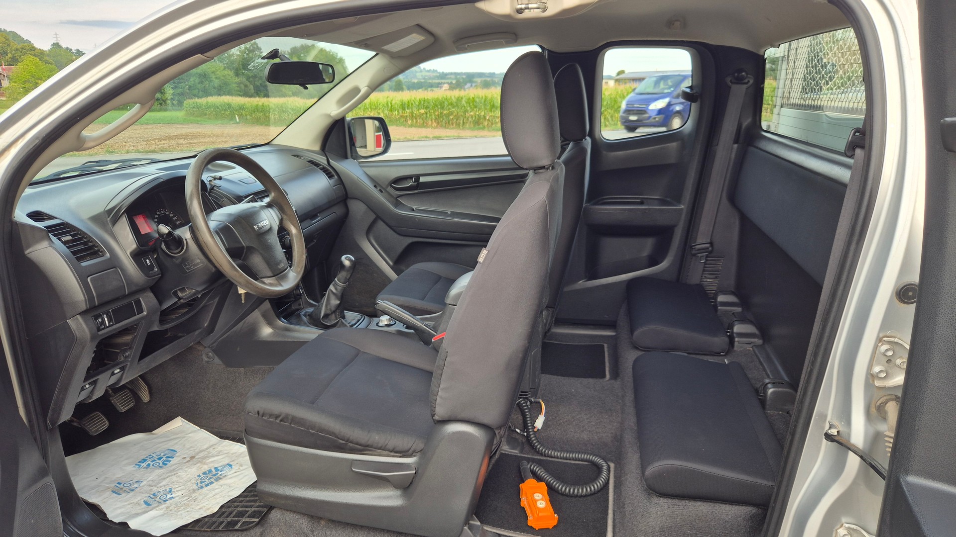 ISUZU D-MAX 2.5 SpaceCab Solar 4x4-image-7