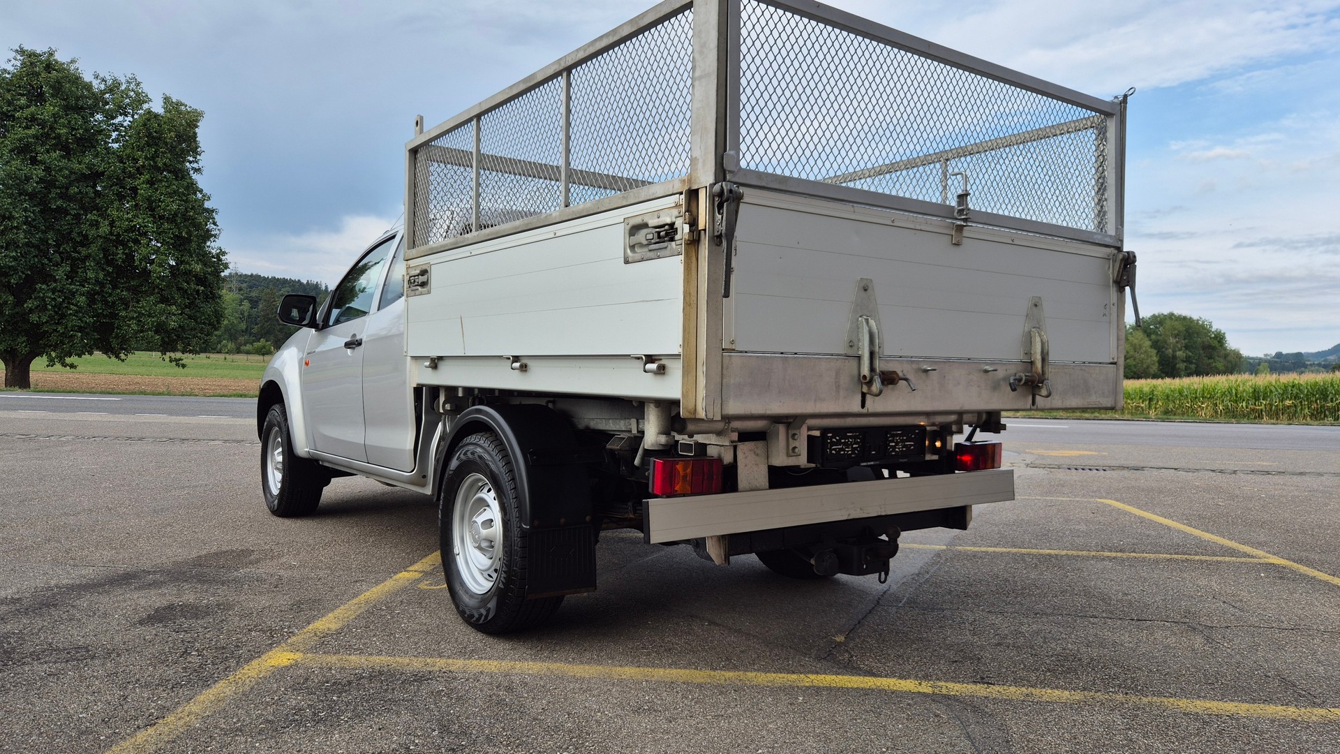 ISUZU D-MAX 2.5 SpaceCab Solar 4x4-image-2