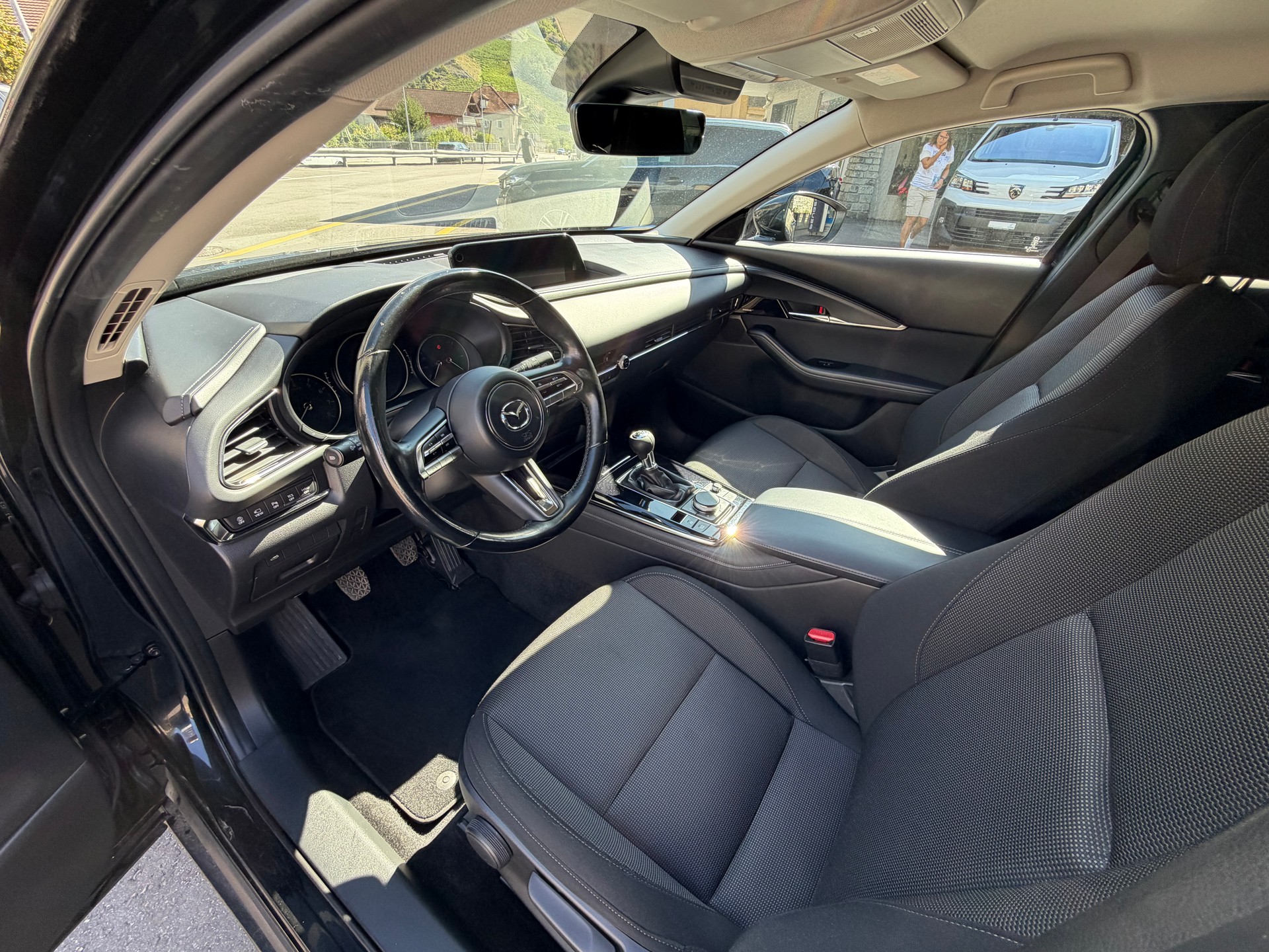 MAZDA CX-30 SKYACTIV-X 186 M Hybrid AWD Revolution-image-8