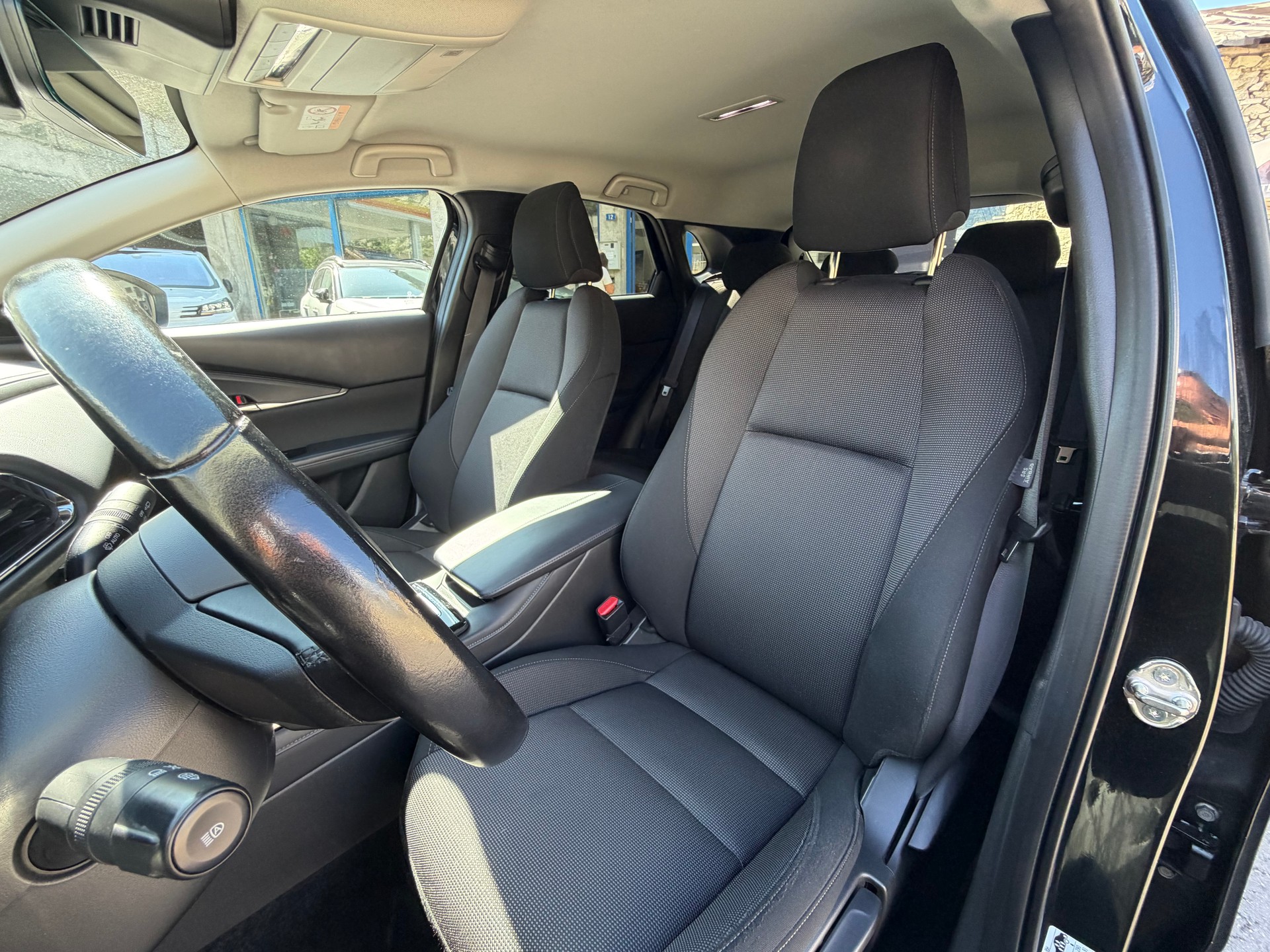 MAZDA CX-30 SKYACTIV-X 186 M Hybrid AWD Revolution-image-9