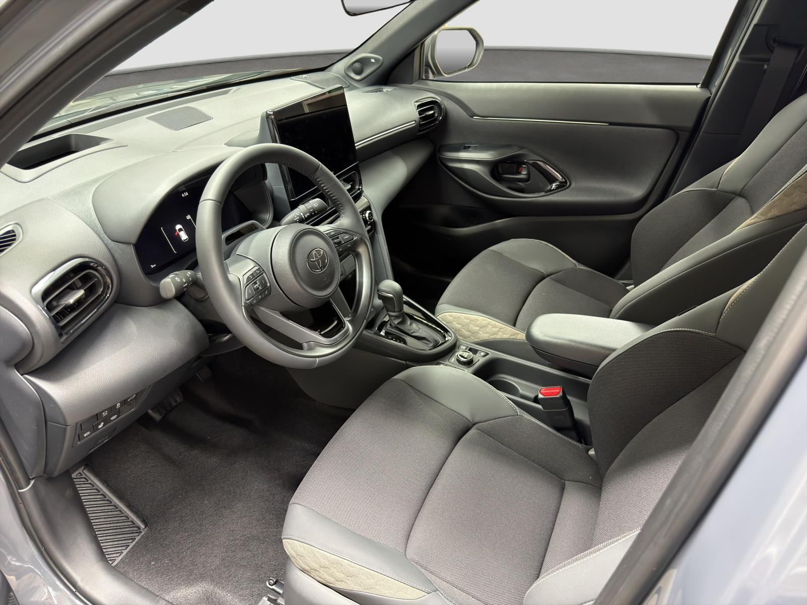 TOYOTA Yaris Cross 1.5 VVT-i HSD Premium AWD-i-image-10