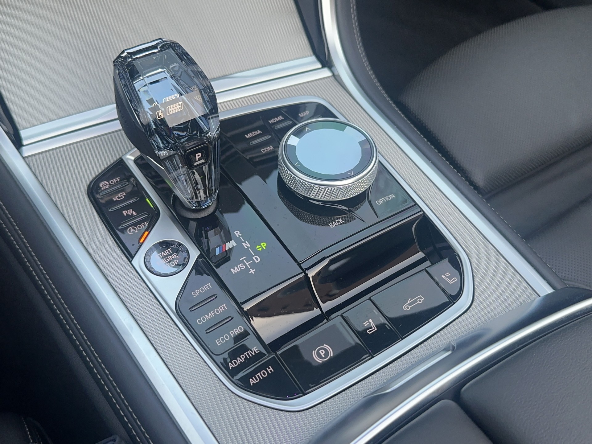 BMW M850i xDrive (CH) Individual Carbon-image-23