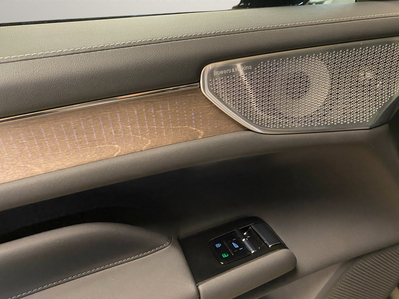 VOLVO ES90 Single 88 kWh Ultra-image-8