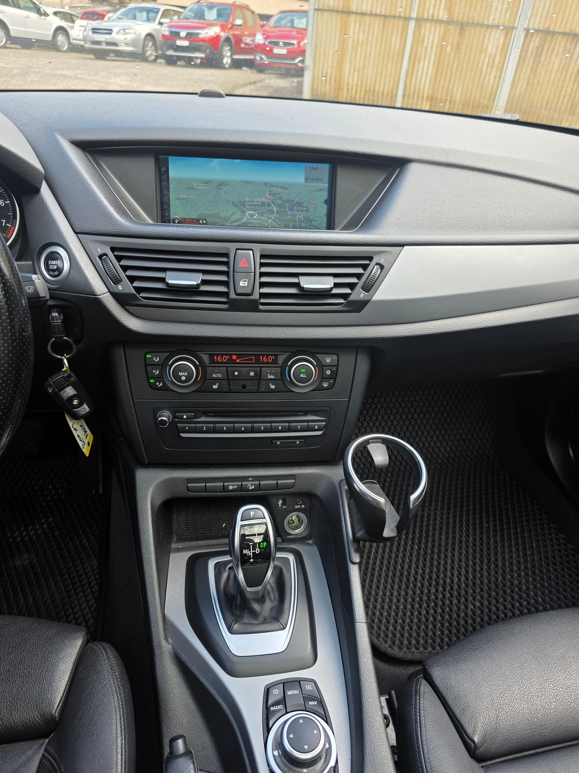 BMW X1 xDrive 28i Steptronic-image-7