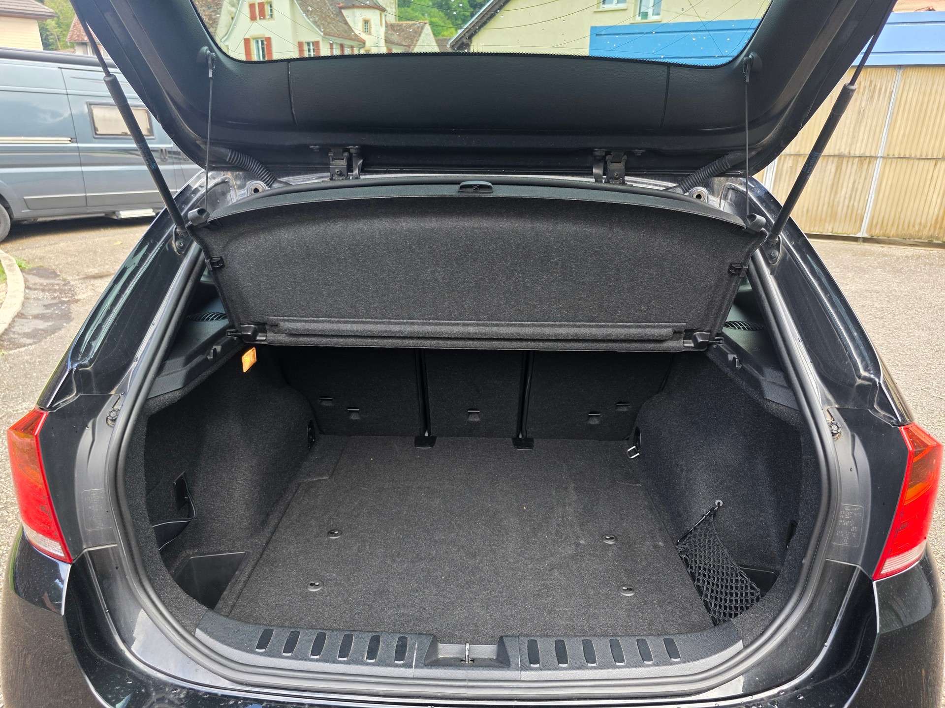 BMW X1 xDrive 28i Steptronic-image-12