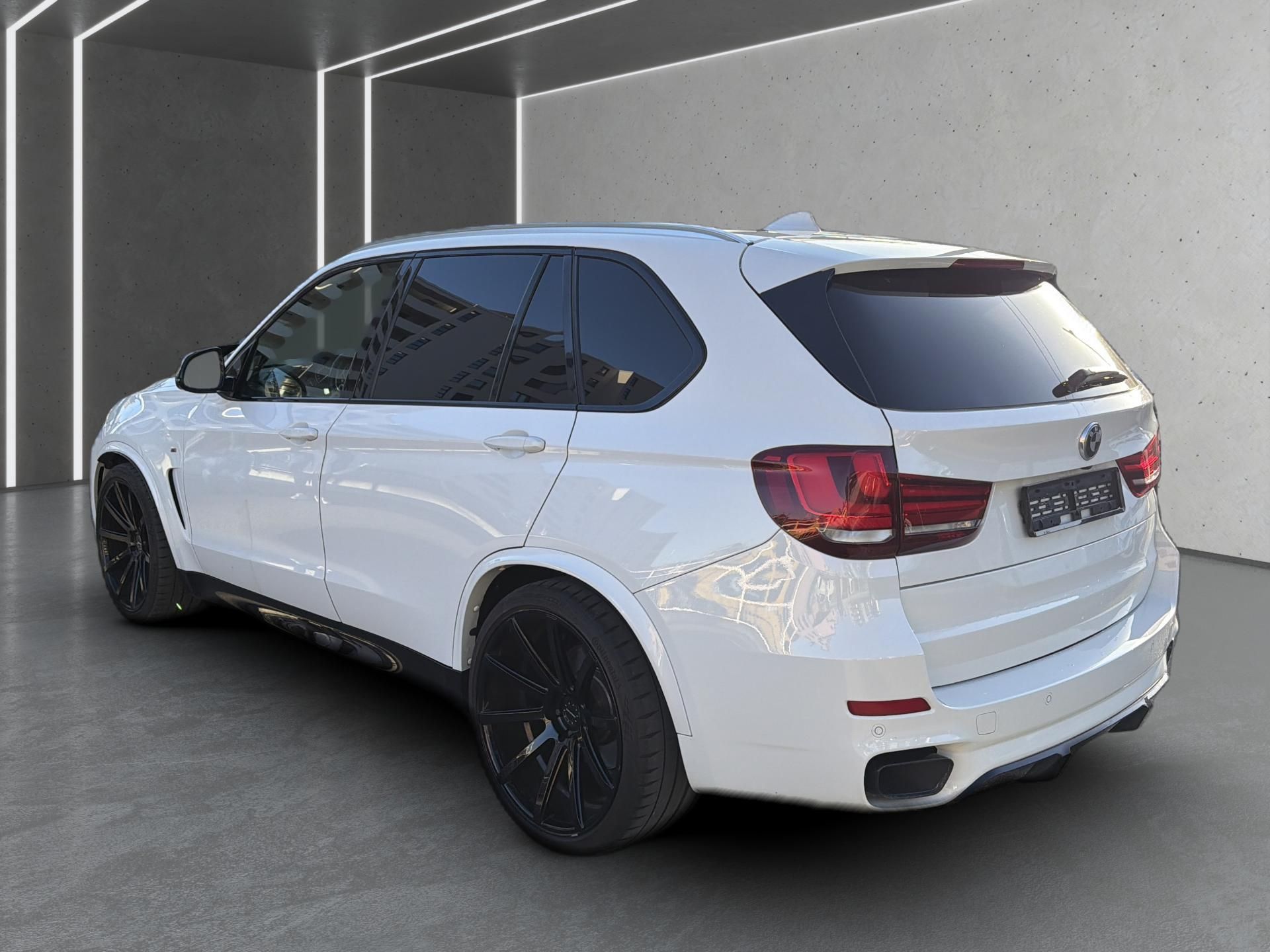 BMW X5 xDrive M50d Steptronic-showroom-element-3