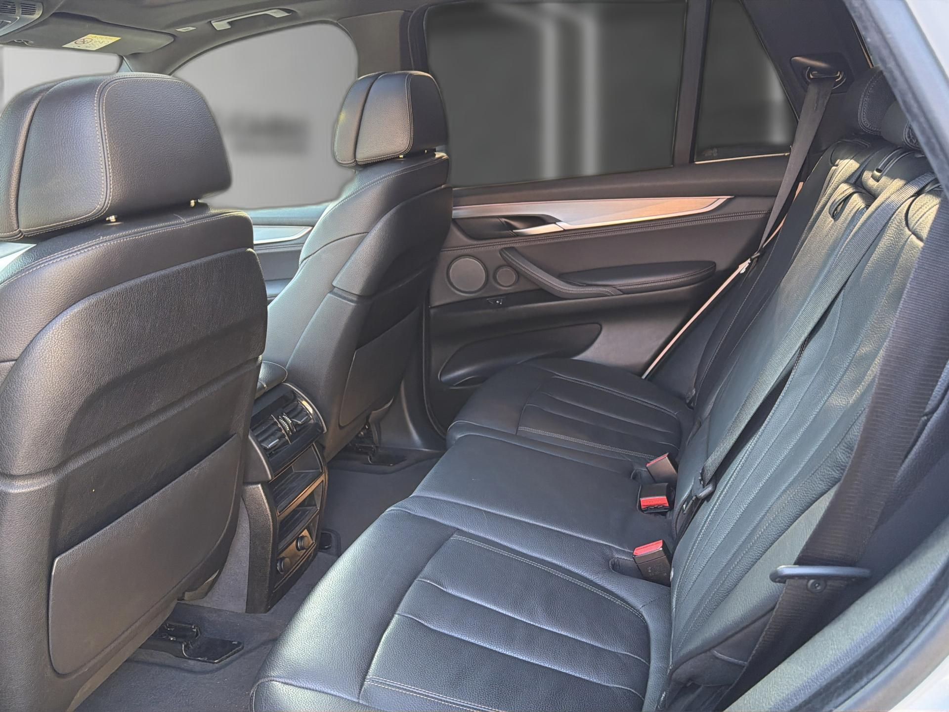 BMW X5 xDrive M50d Steptronic-image-12