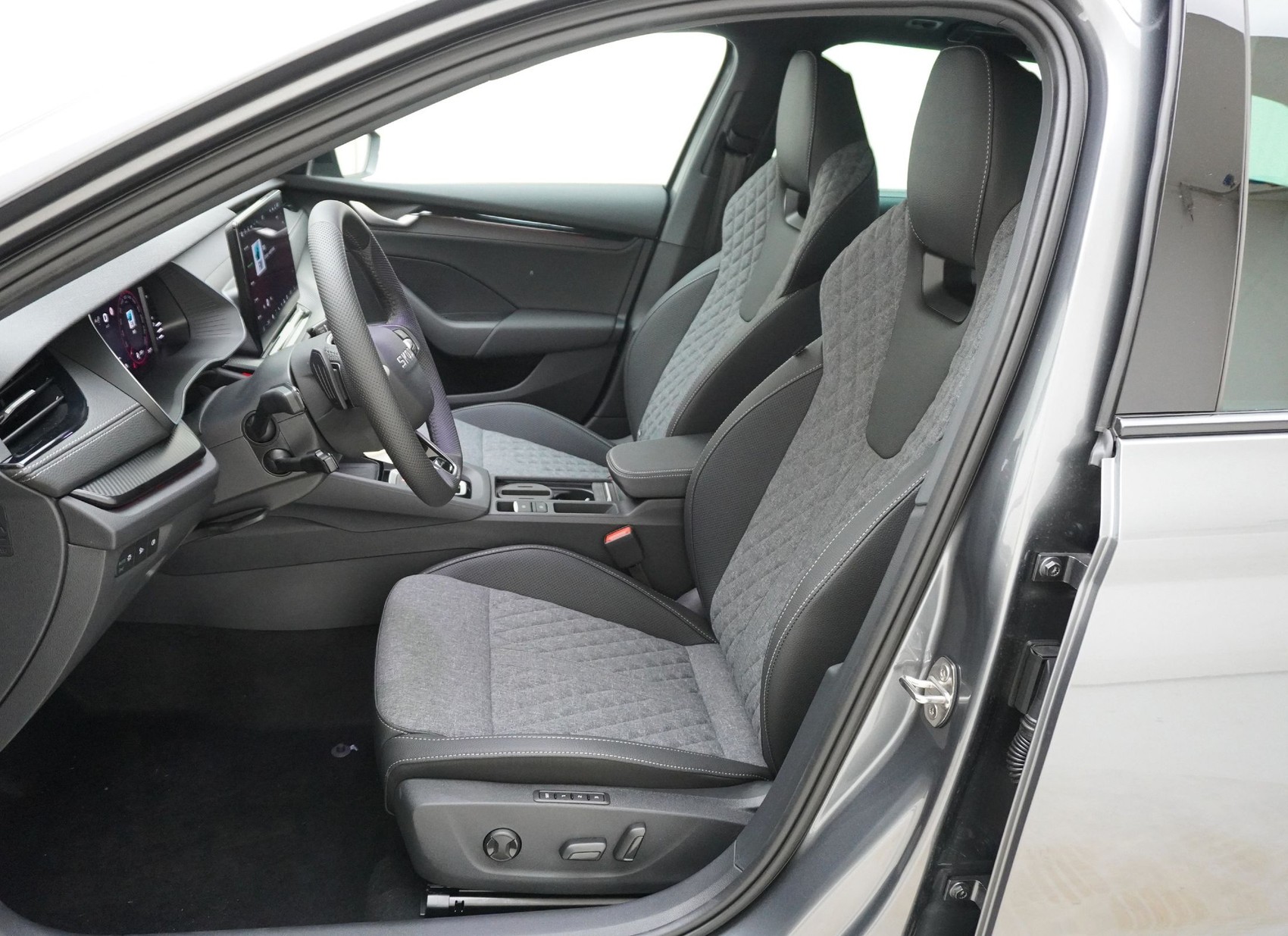 SKODA Octavia 2.0 TSI SportLine 4x4 DSG-image-12