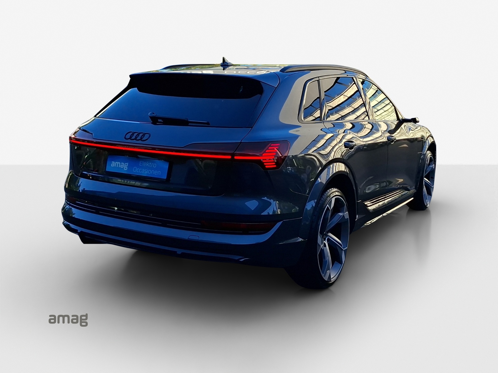 AUDI e-tron S quattro-image-4