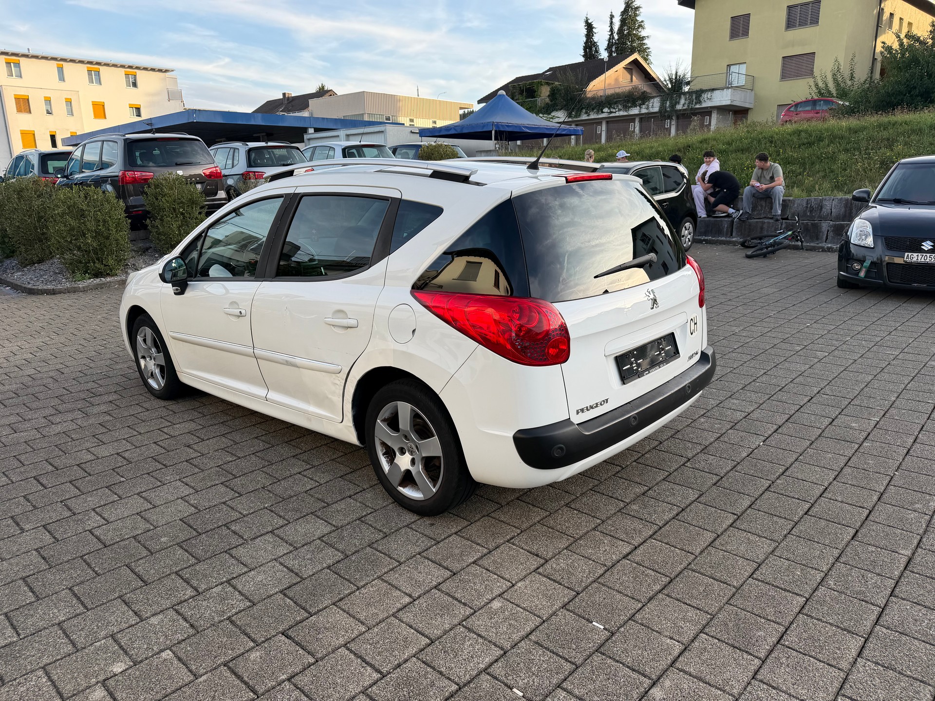 PEUGEOT 207 SW 1.6 16V Allure Automatic-image-9