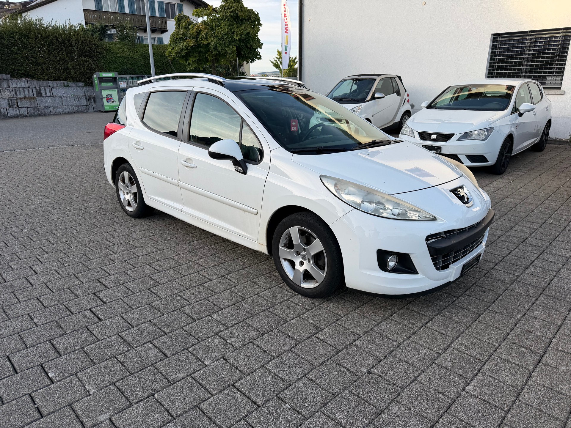 PEUGEOT 207 SW 1.6 16V Allure Automatic-image-0